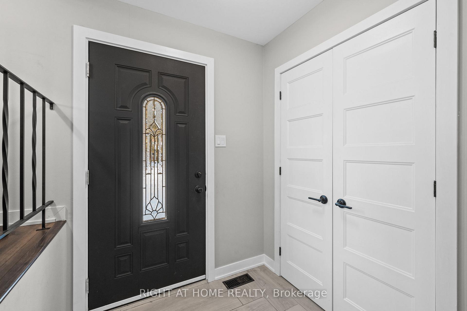 Photo 2 of 12 Butterfield Road, Ottawa, Munster — HOMEH