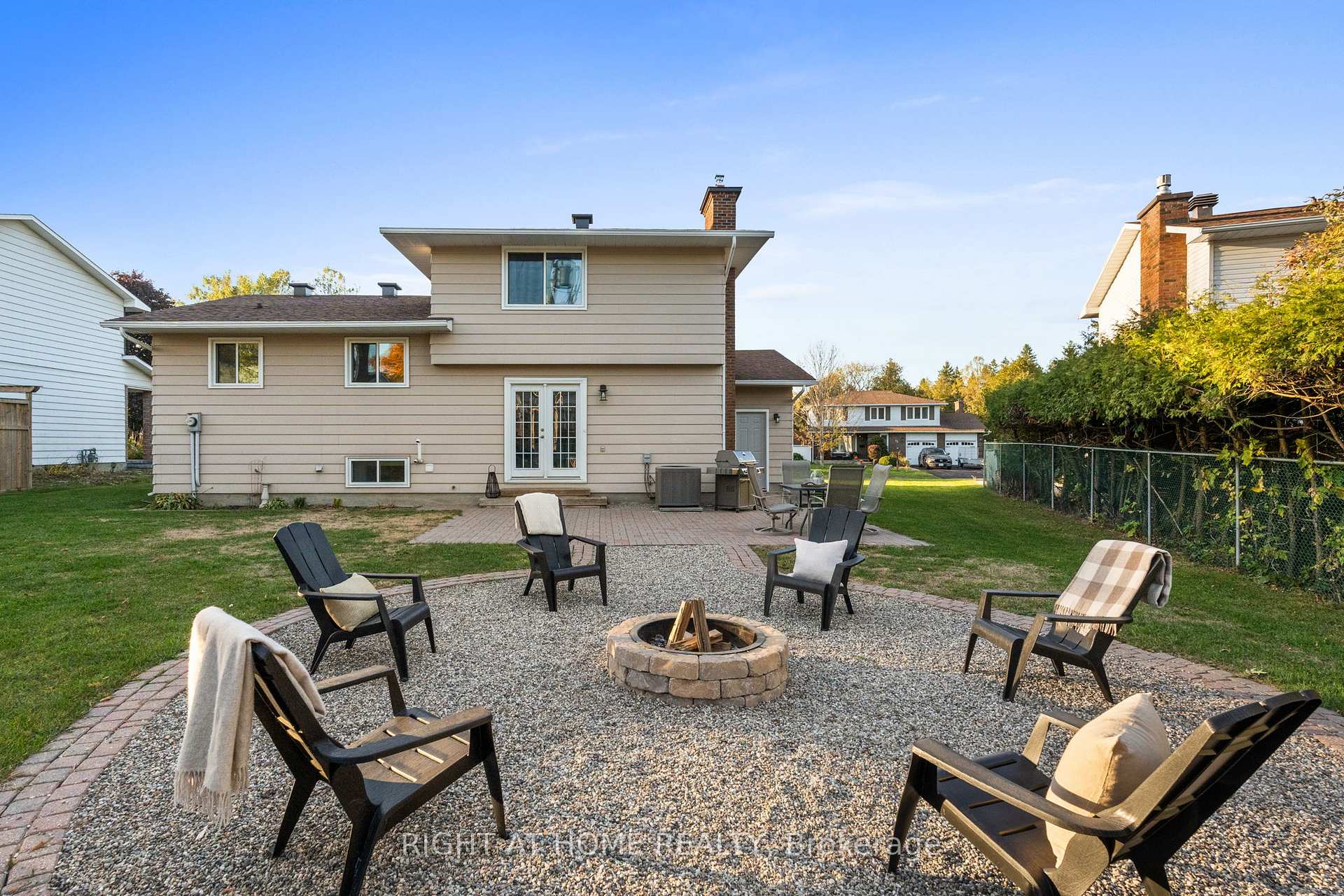 Photo 25 of 12 Butterfield Road, Ottawa, Munster — HOMEH