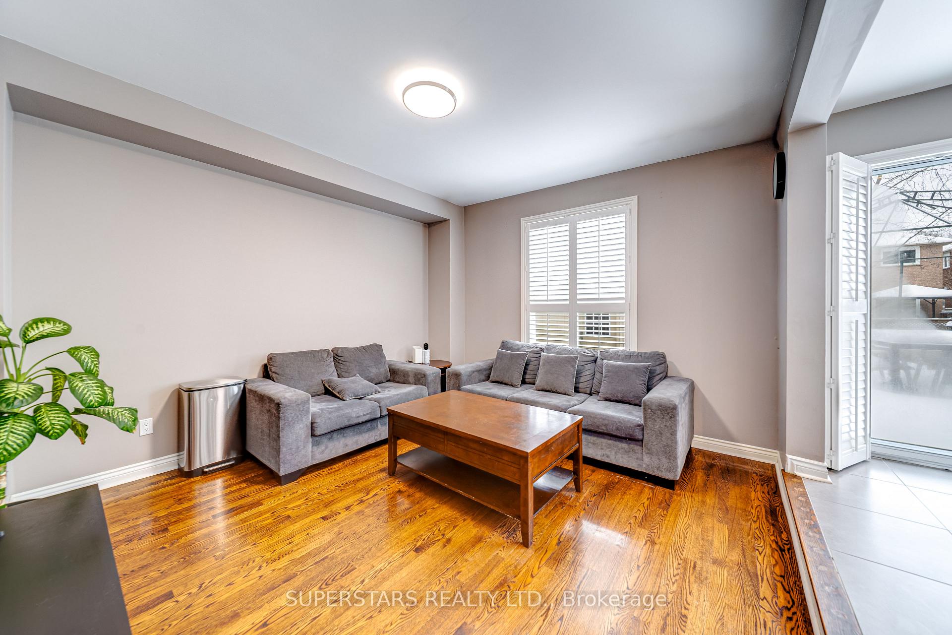 Photo 26 of 363 Pickering Crescent, Newmarket, Gorham-College Manor — HOMEH