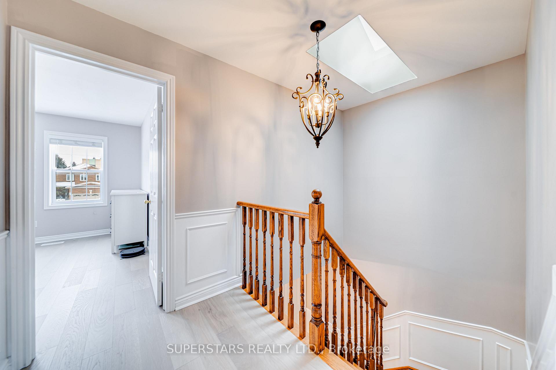 Photo 7 of 363 Pickering Crescent, Newmarket, Gorham-College Manor — HOMEH