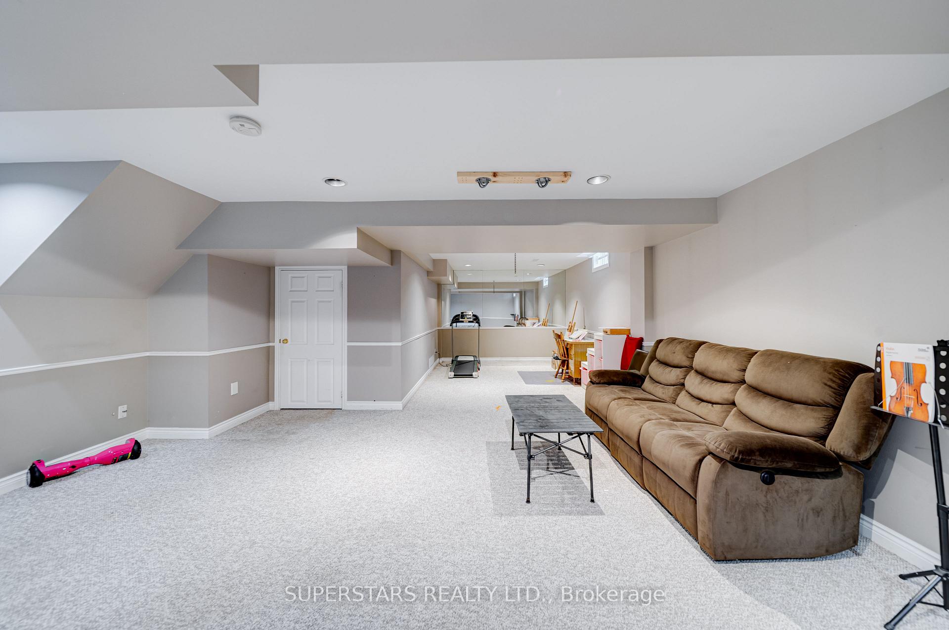 Photo 15 of 363 Pickering Crescent, Newmarket, Gorham-College Manor — HOMEH