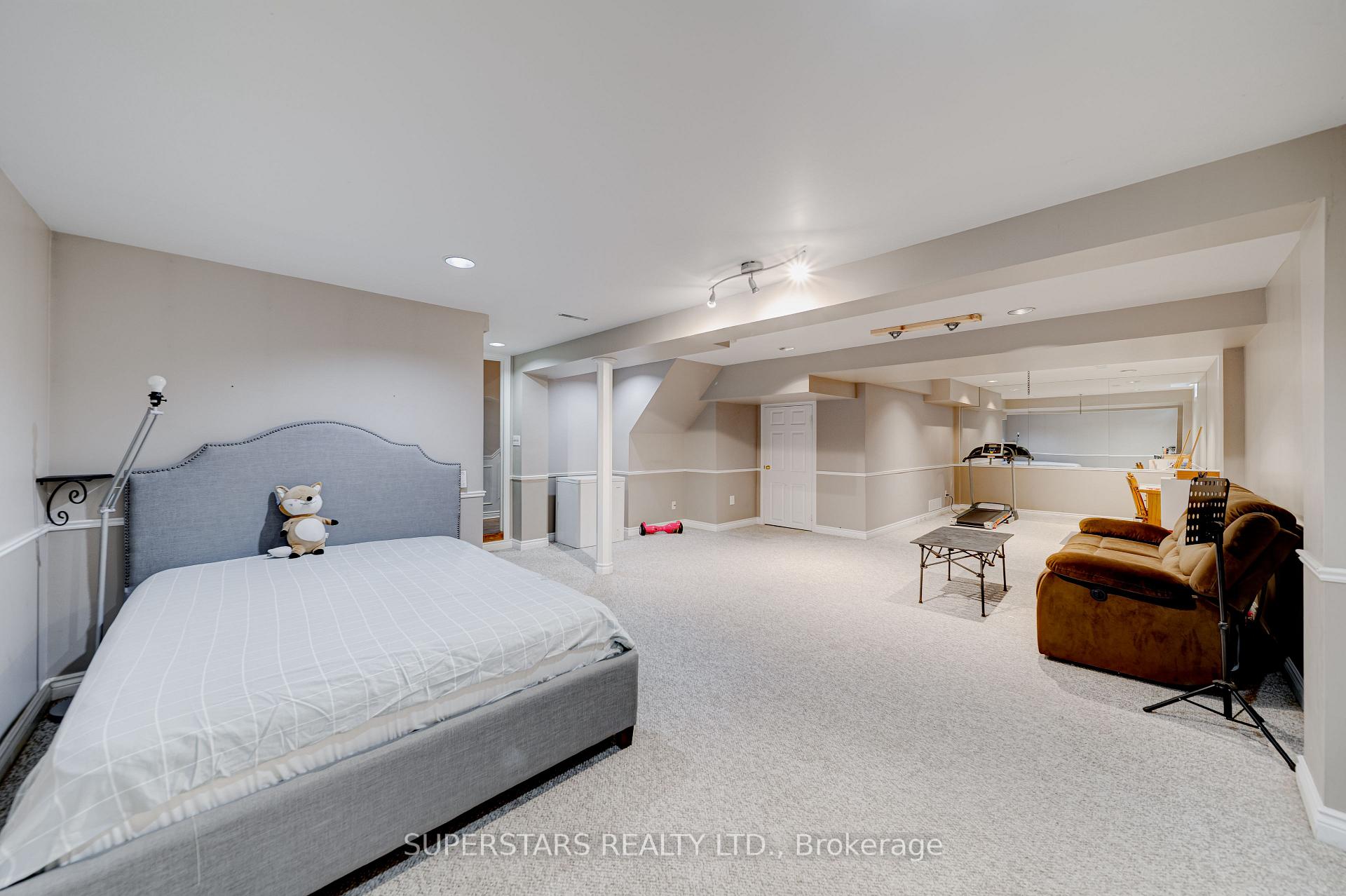 Photo 20 of 363 Pickering Crescent, Newmarket, Gorham-College Manor — HOMEH