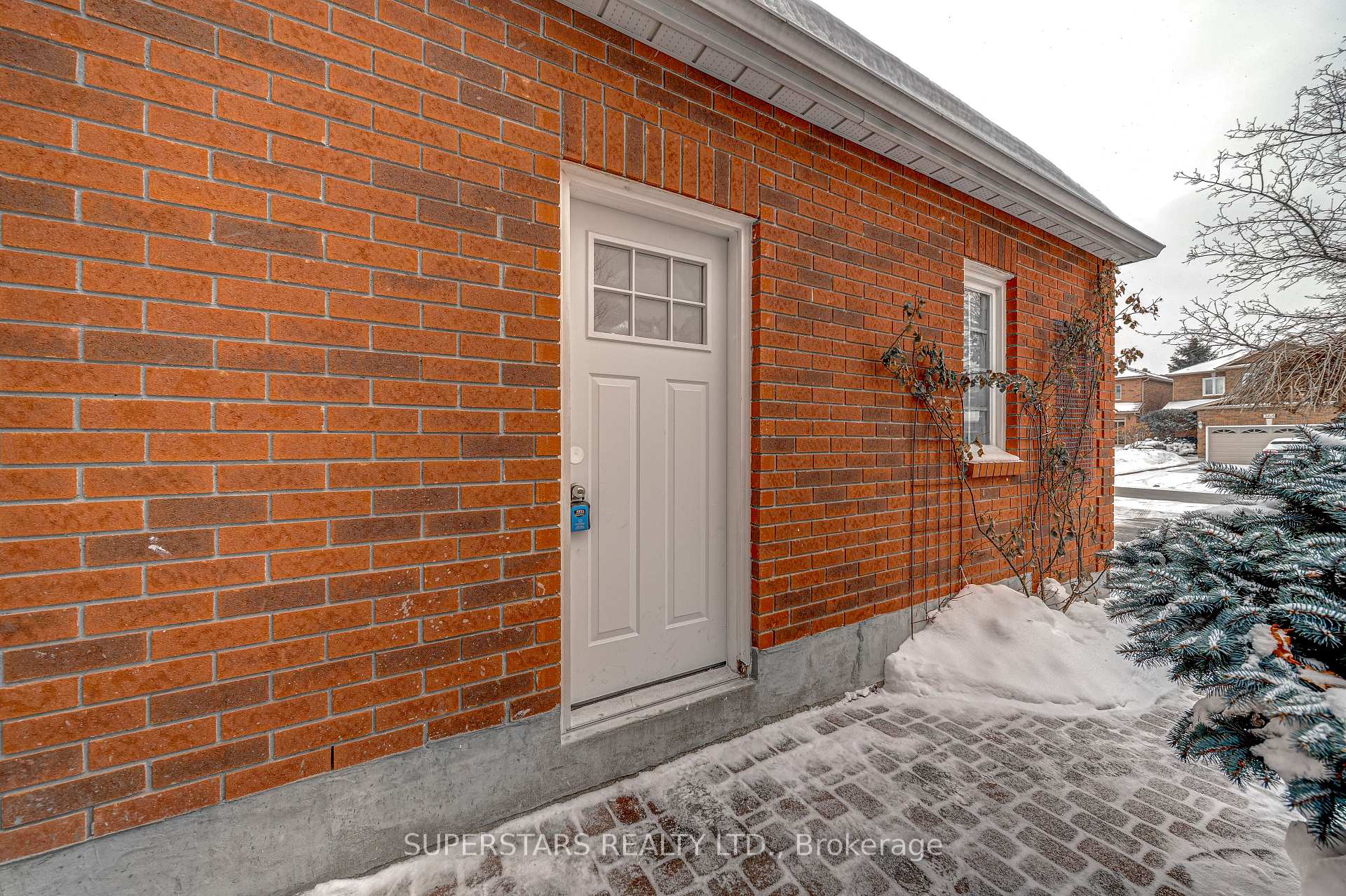 Photo 13 of 363 Pickering Crescent, Newmarket, Gorham-College Manor — HOMEH