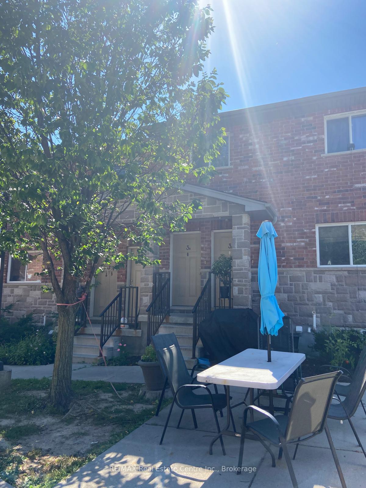 Photo 3 of Unit 3B, 32 Elmsdale Drive, Kitchener — HOMEH
