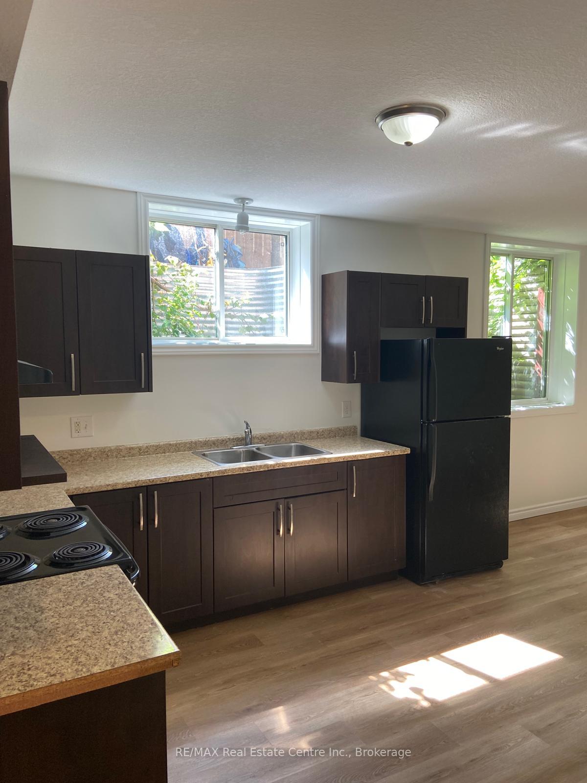 Photo 7 of Unit 3B, 32 Elmsdale Drive, Kitchener — HOMEH