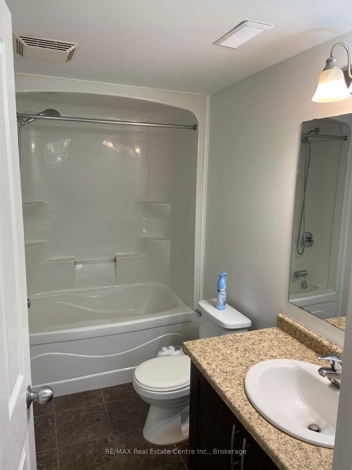 Photo 5 of Unit 3B, 32 Elmsdale Drive, Kitchener — HOMEH