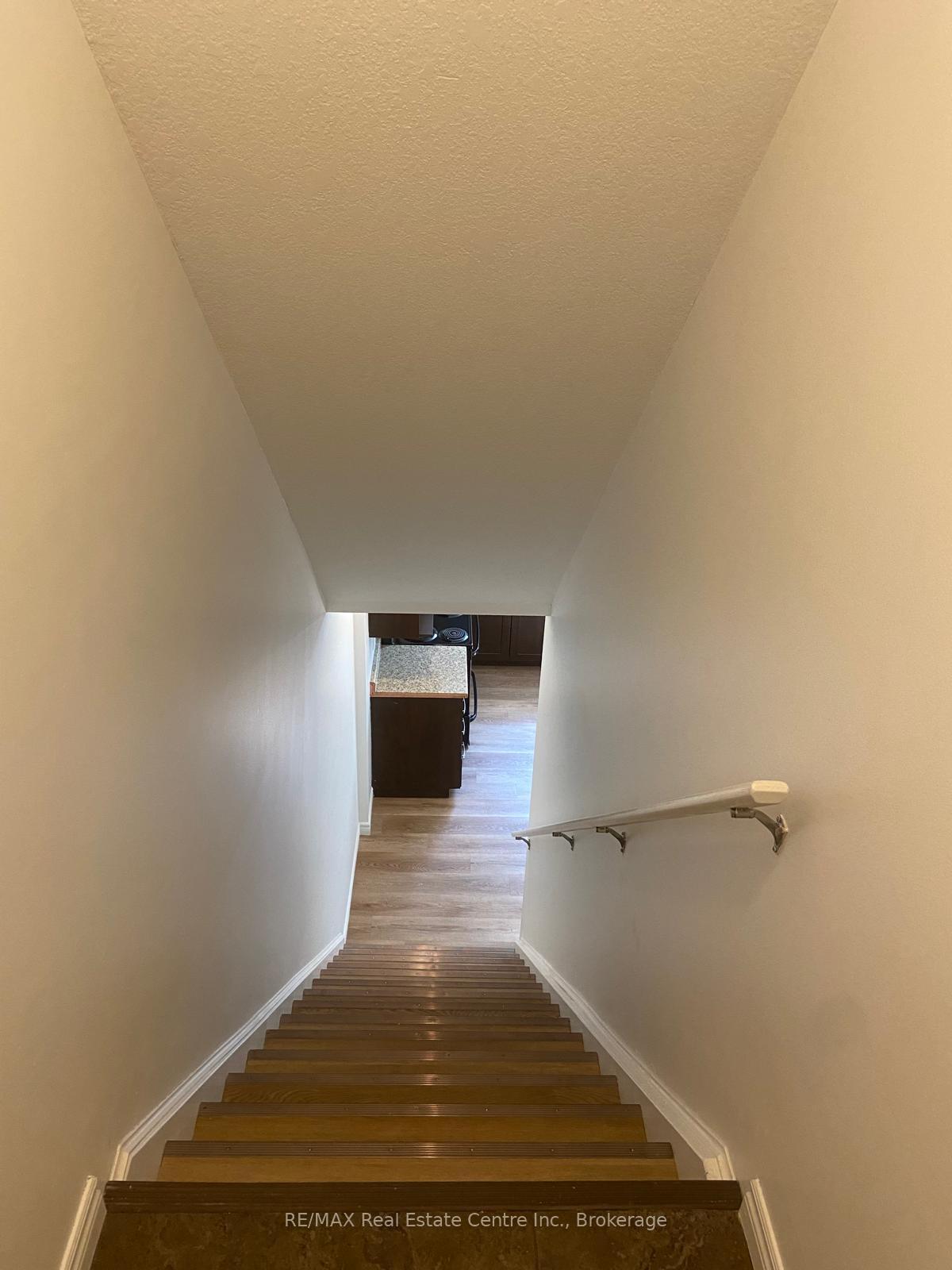Photo 8 of Unit 3B, 32 Elmsdale Drive, Kitchener — HOMEH