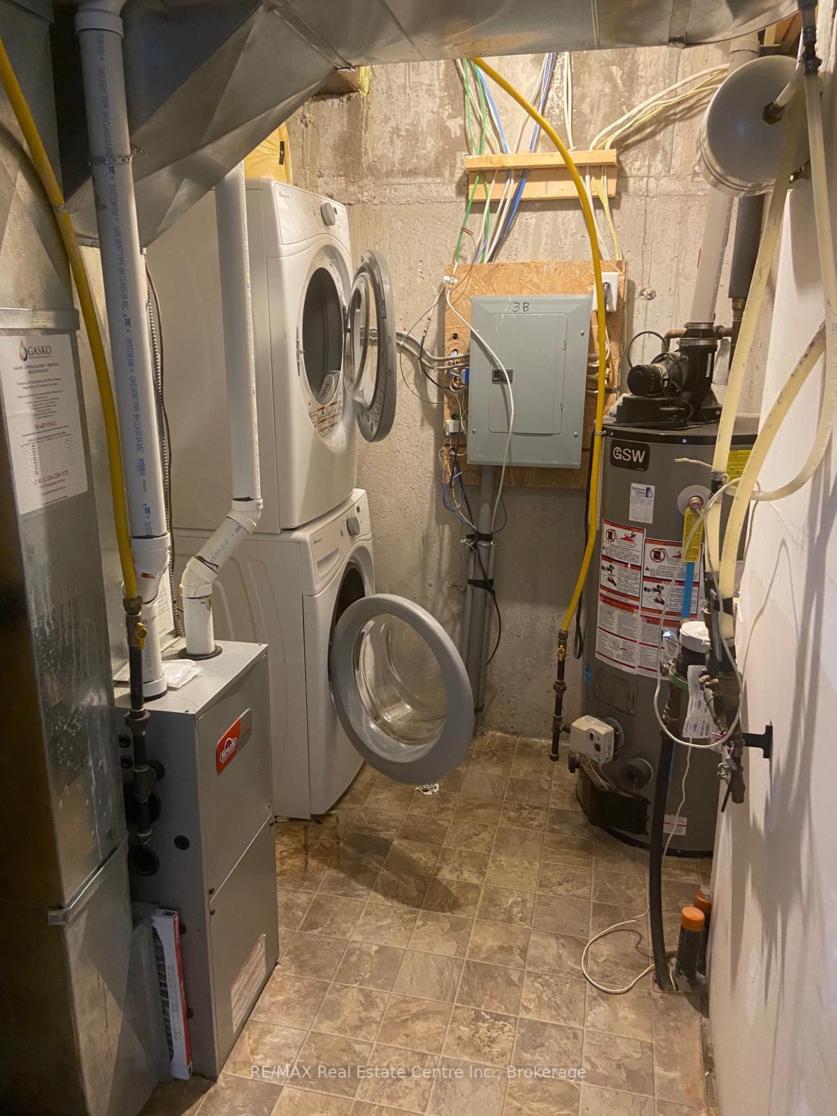 Photo 10 of Unit 3B, 32 Elmsdale Drive, Kitchener — HOMEH