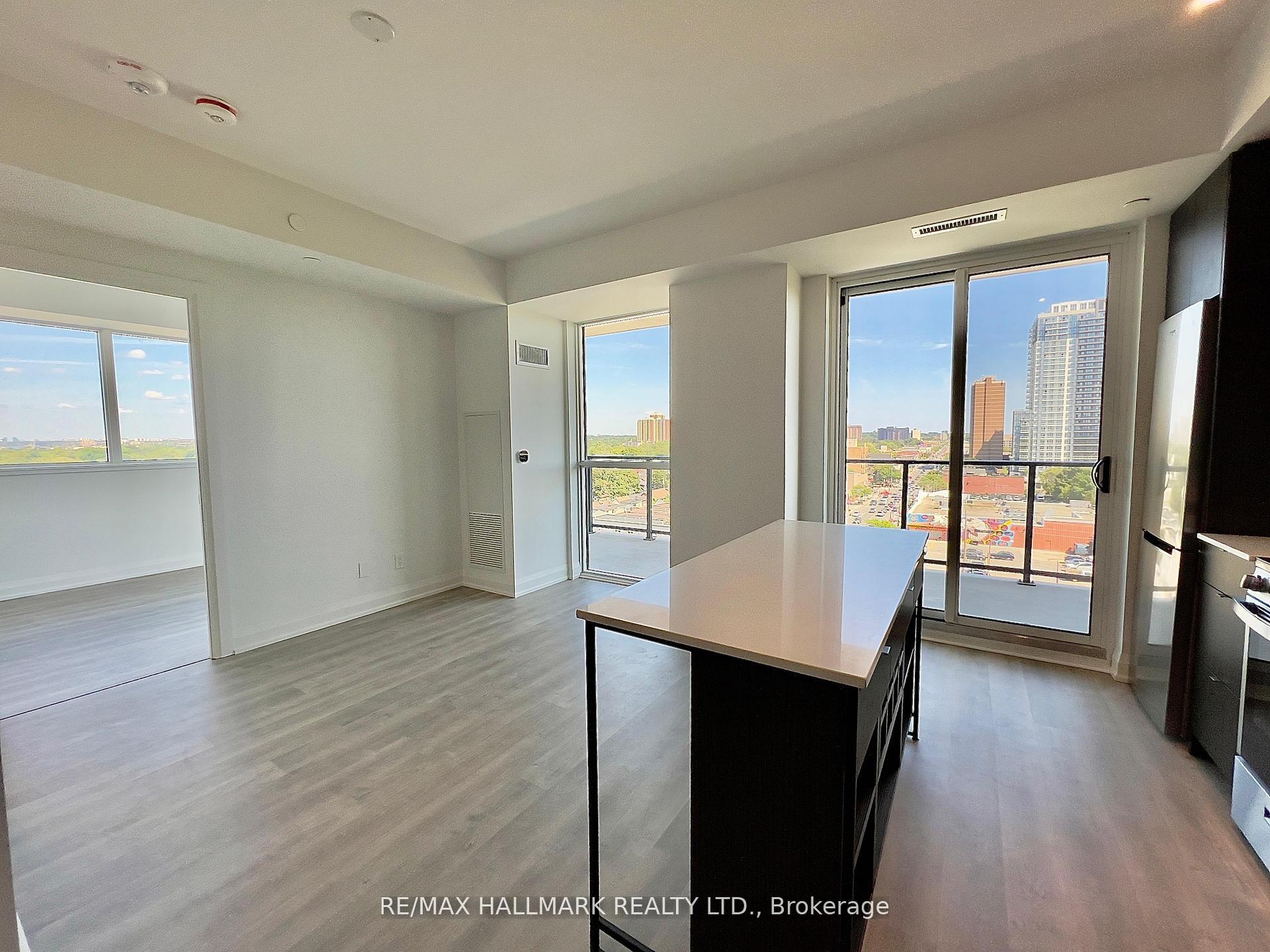 Photo 6 of Unit 905, 2369 Danforth Avenue, Toronto, East End-Danforth — HOMEH