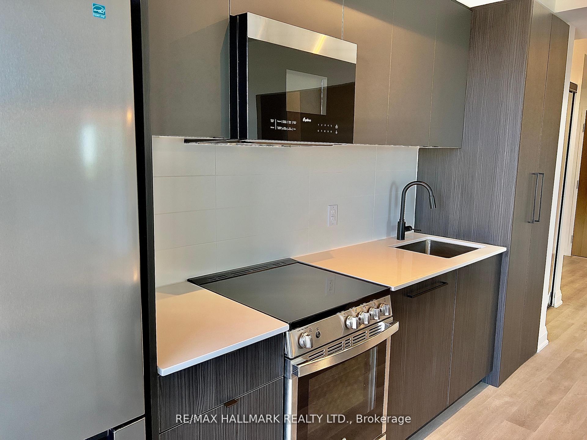 Photo 3 of Unit 905, 2369 Danforth Avenue, Toronto, East End-Danforth — HOMEH