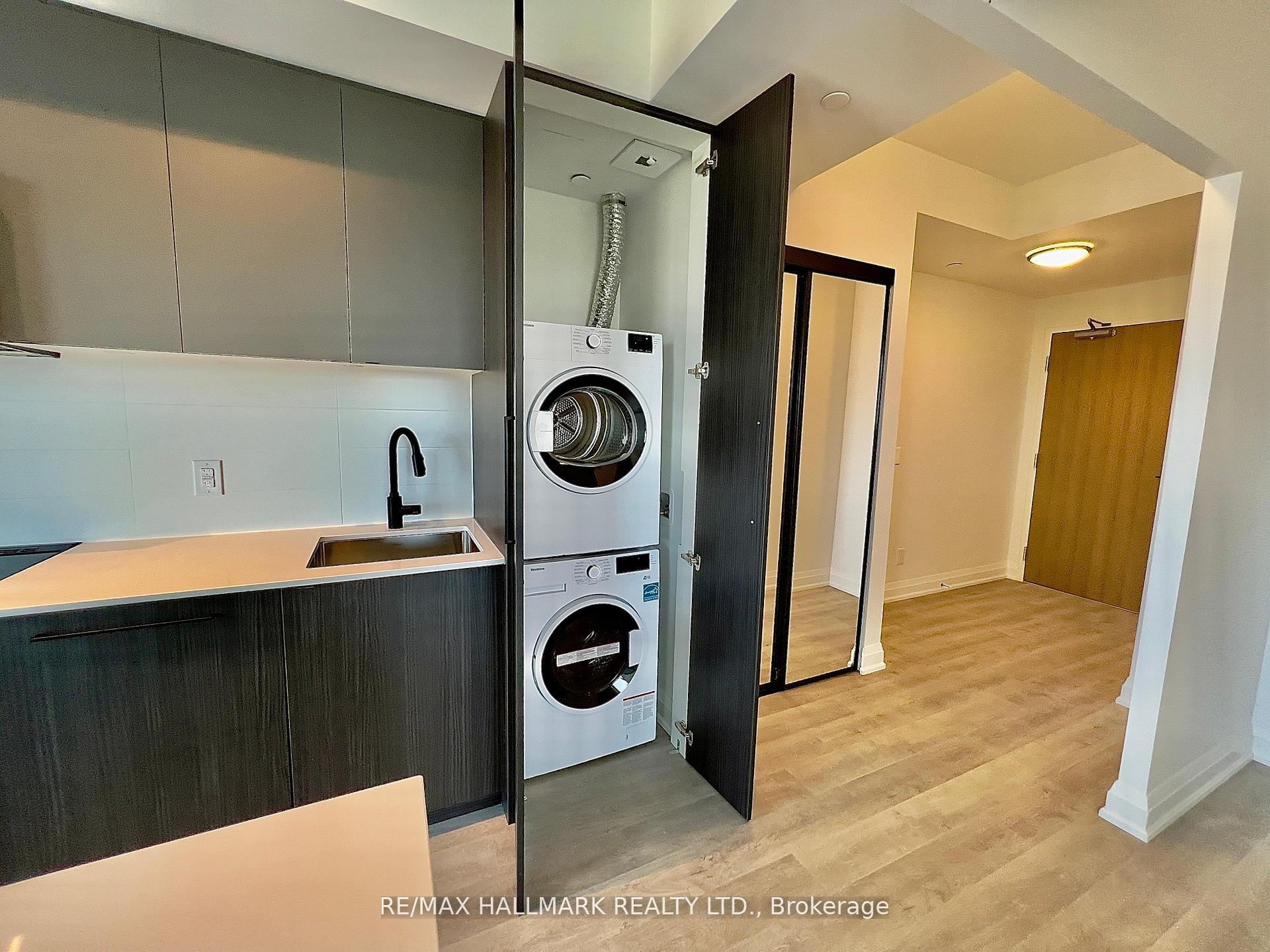 Photo 11 of Unit 905, 2369 Danforth Avenue, Toronto, East End-Danforth — HOMEH