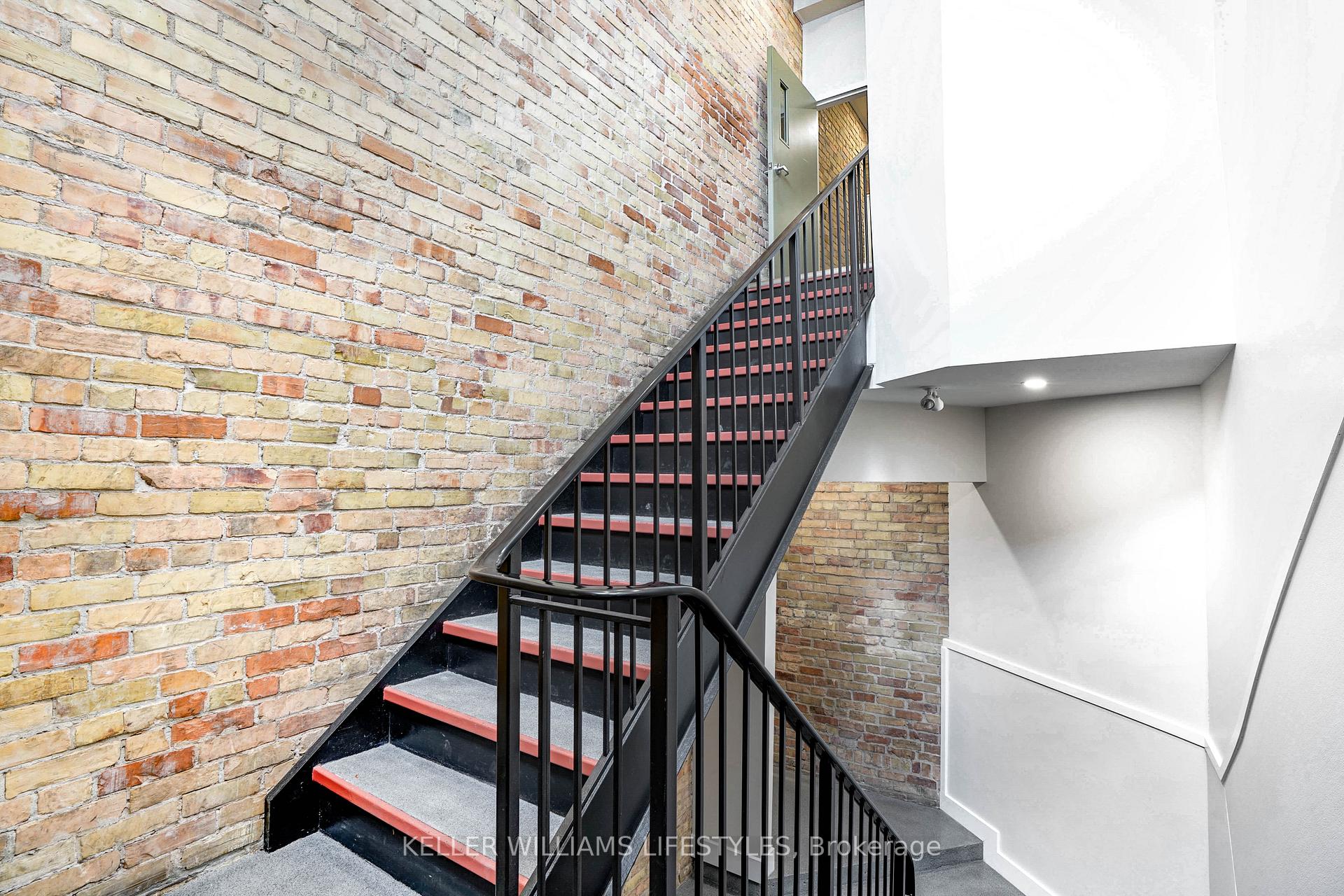 Photo 6 of Unit 1, 537 Talbot Street, St. Thomas — HOMEH