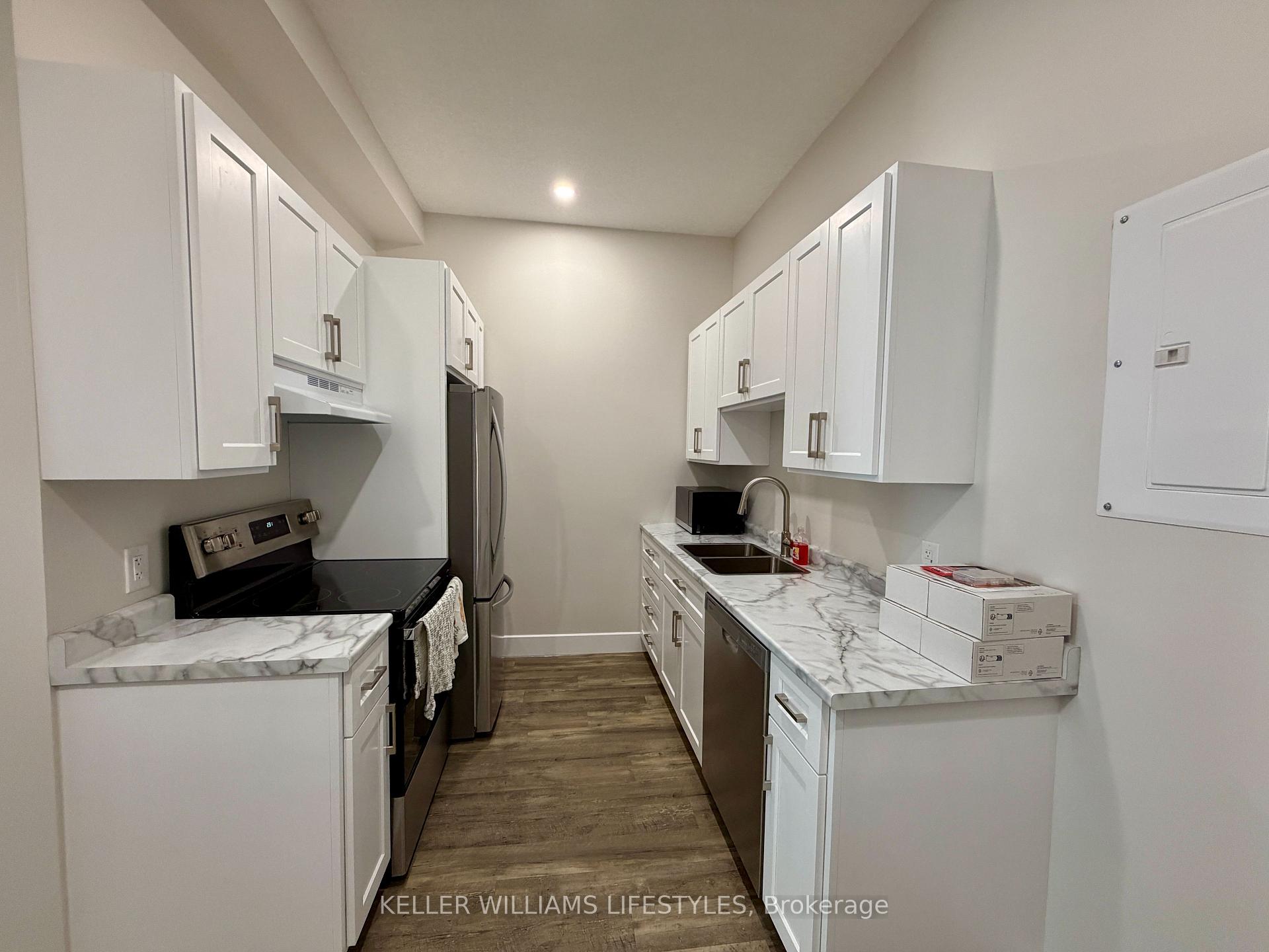 Photo 10 of Unit 6, 537 Talbot Street, St. Thomas — HOMEH