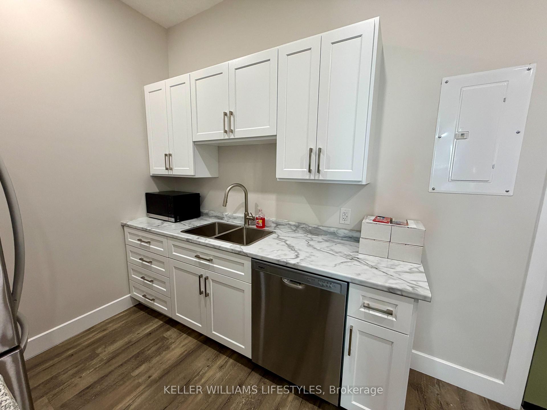 Photo 11 of Unit 6, 537 Talbot Street, St. Thomas — HOMEH