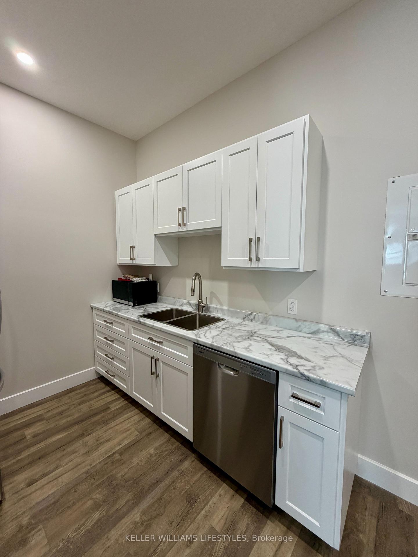 Photo 12 of Unit 7, 537 Talbot Street, St. Thomas — HOMEH