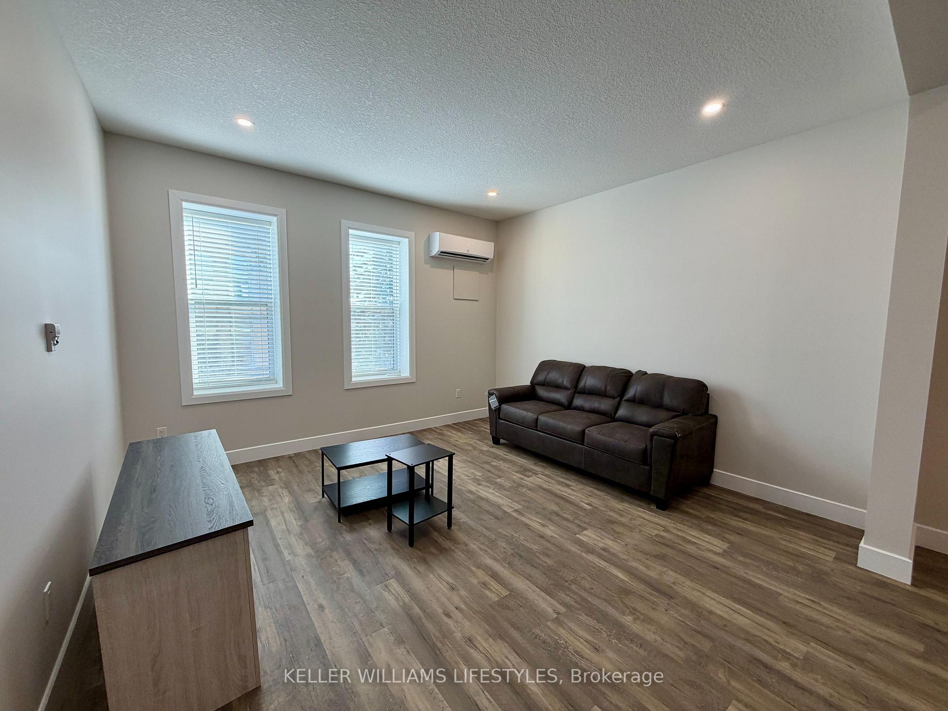 Photo 14 of Unit 7, 537 Talbot Street, St. Thomas — HOMEH