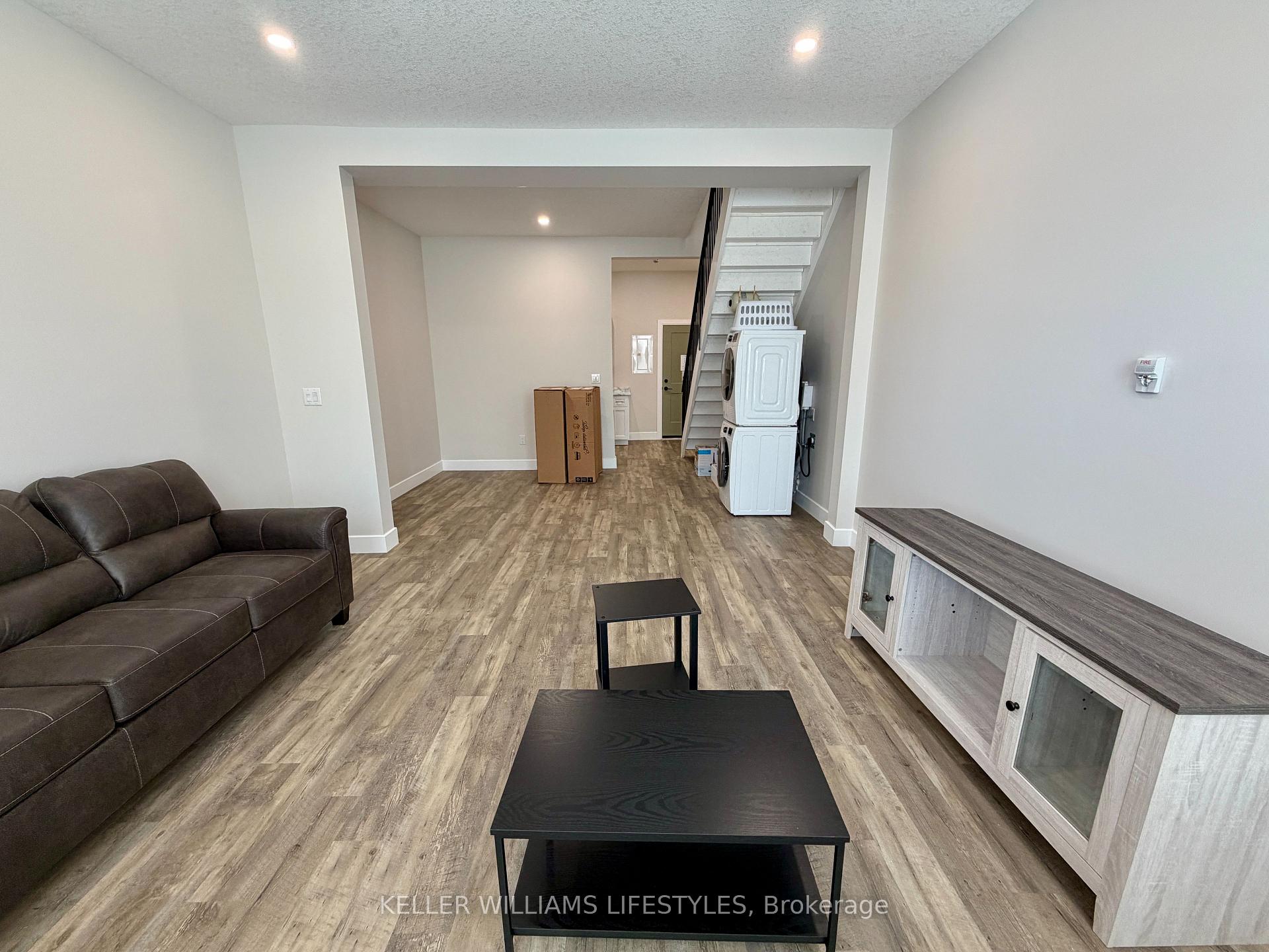 Photo 15 of Unit 7, 537 Talbot Street, St. Thomas — HOMEH