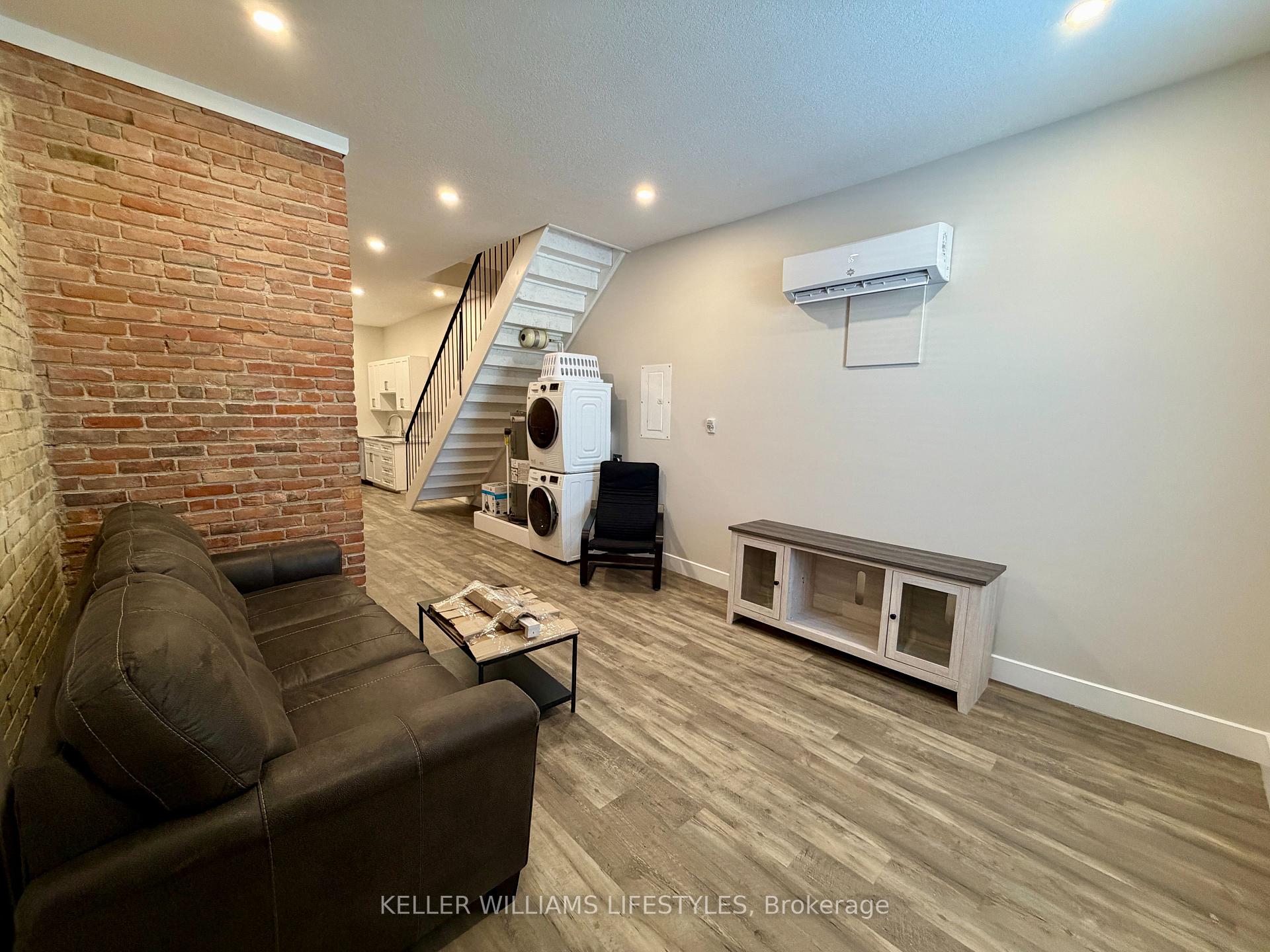 Photo 9 of Unit 11, 537 Talbot Street, St. Thomas — HOMEH