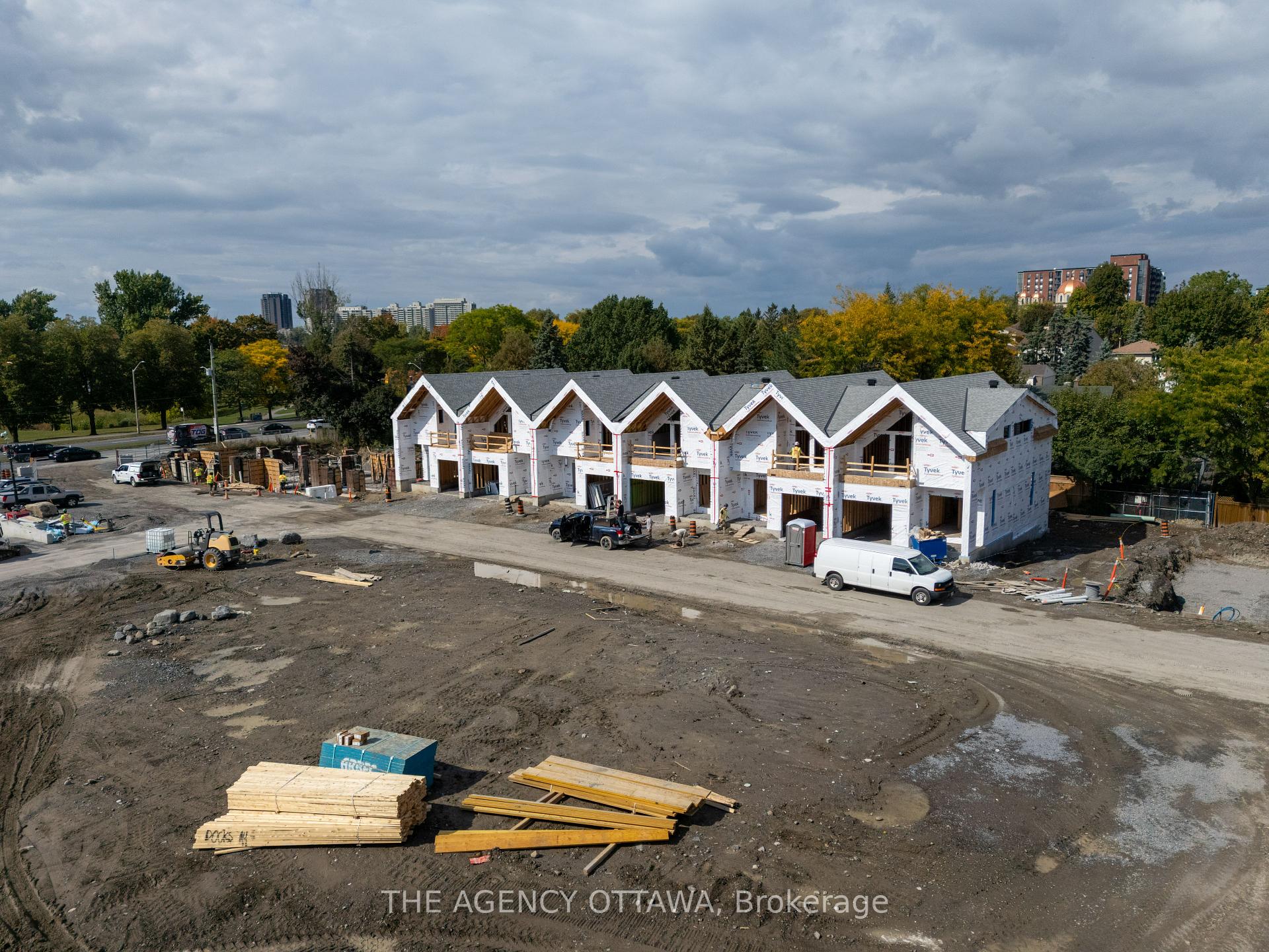 Photo 8 of 535 Adventure Private, Ottawa, Mooneys Bay/Riverside Park — HOMEH