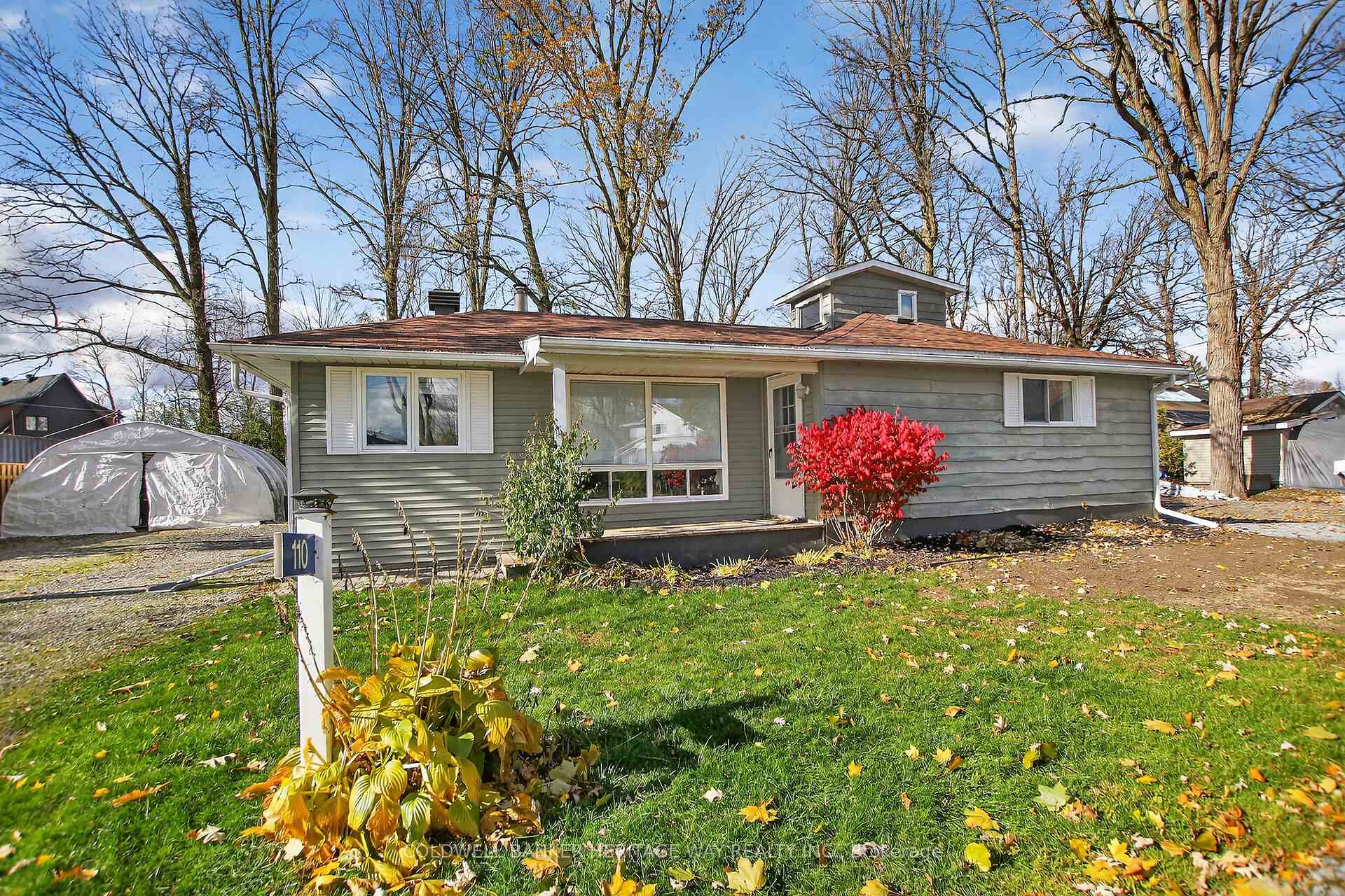 Photo 3 of 110 Elm Avenue, Beckwith, Beckwith Twp — HOMEH