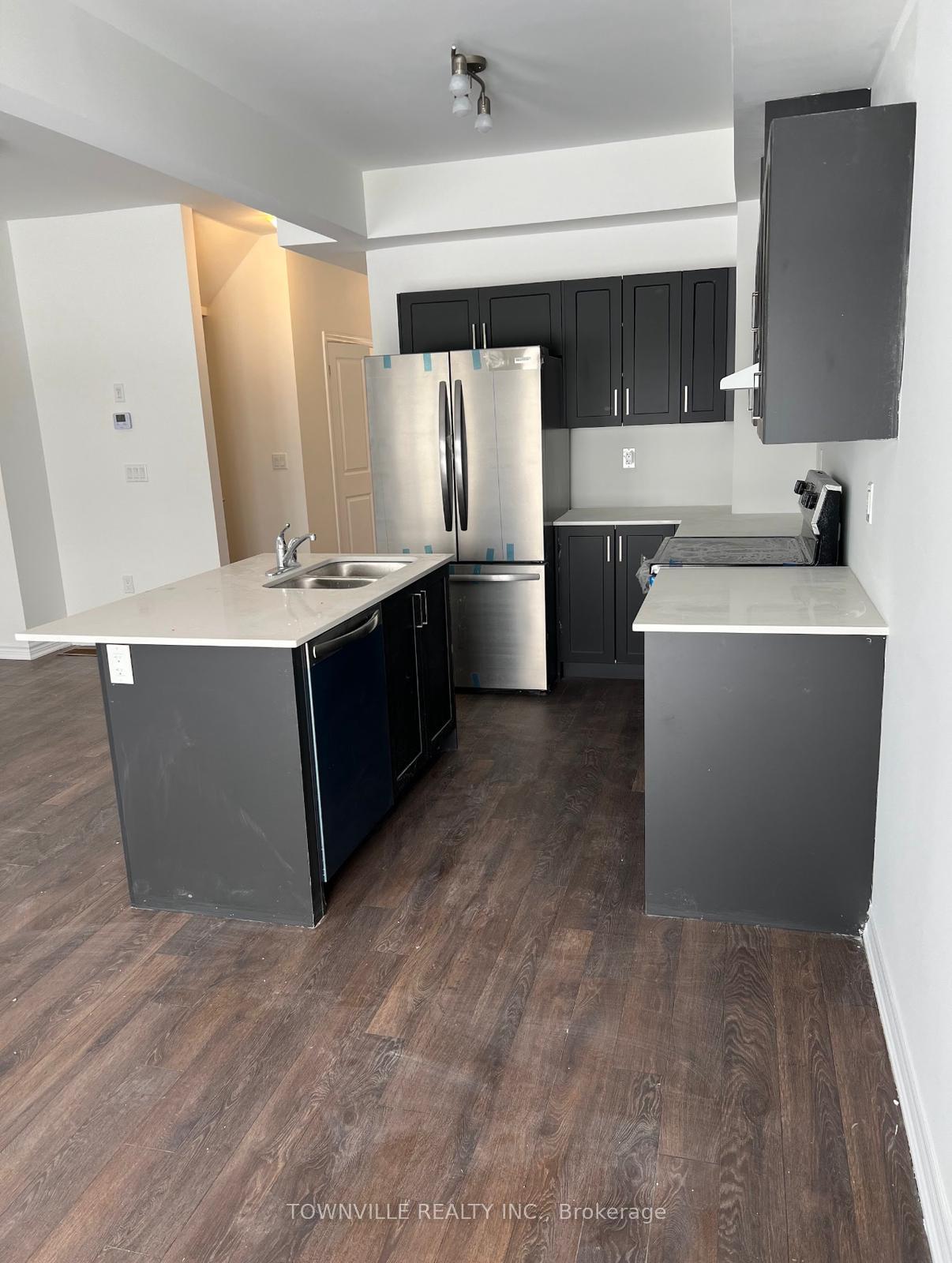 Photo 8 of 17 Glacier Crescent, Belleville, Belleville Ward — HOMEH