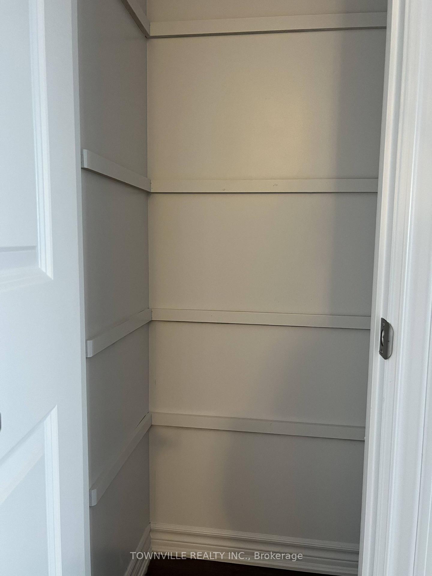 Photo 7 of 17 Glacier Crescent, Belleville, Belleville Ward — HOMEH