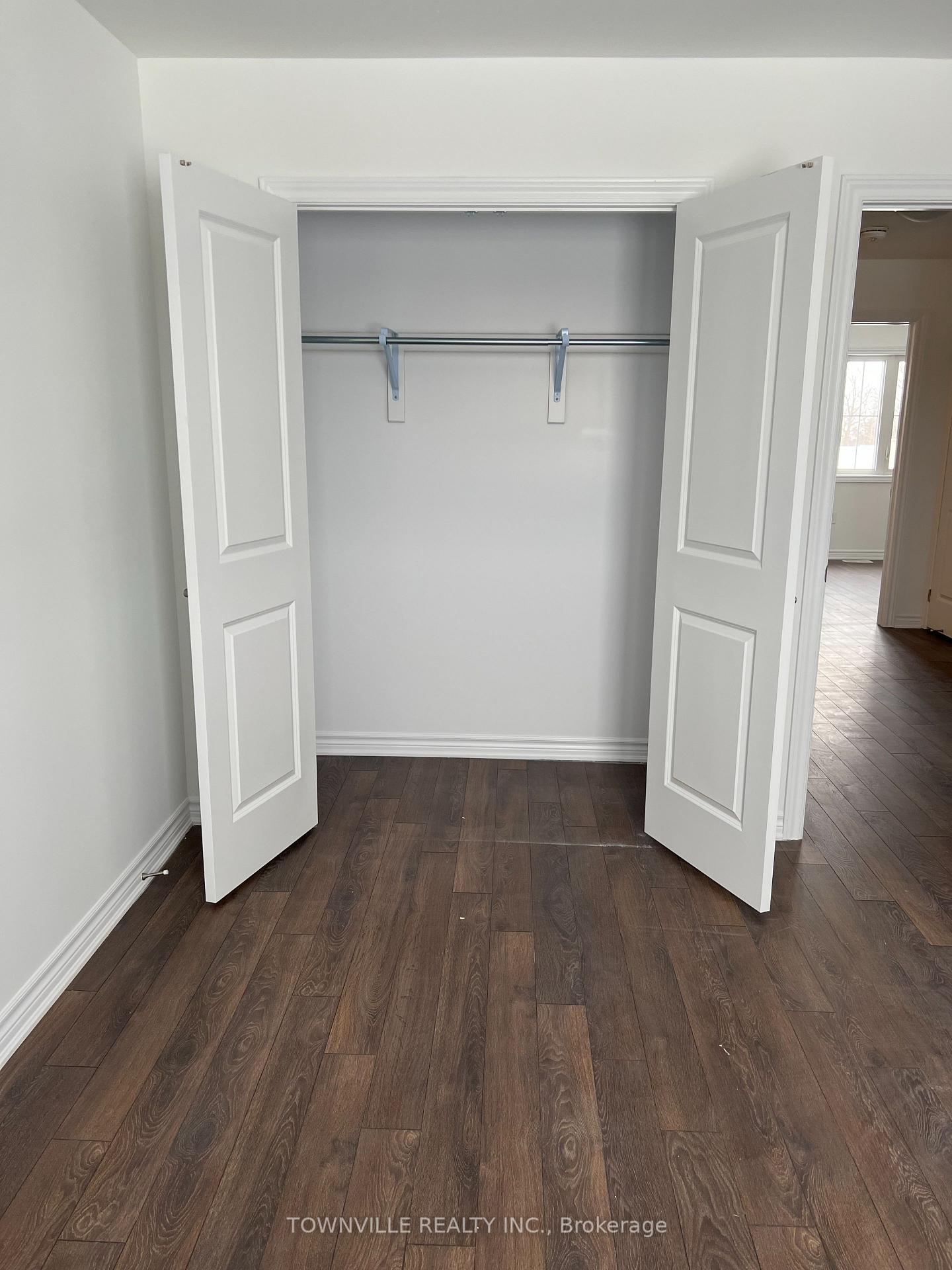 Photo 10 of 17 Glacier Crescent, Belleville, Belleville Ward — HOMEH