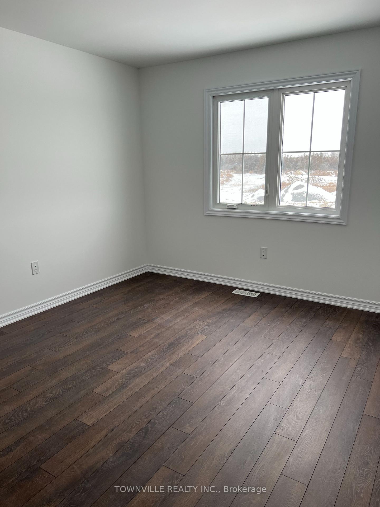 Photo 14 of 17 Glacier Crescent, Belleville, Belleville Ward — HOMEH