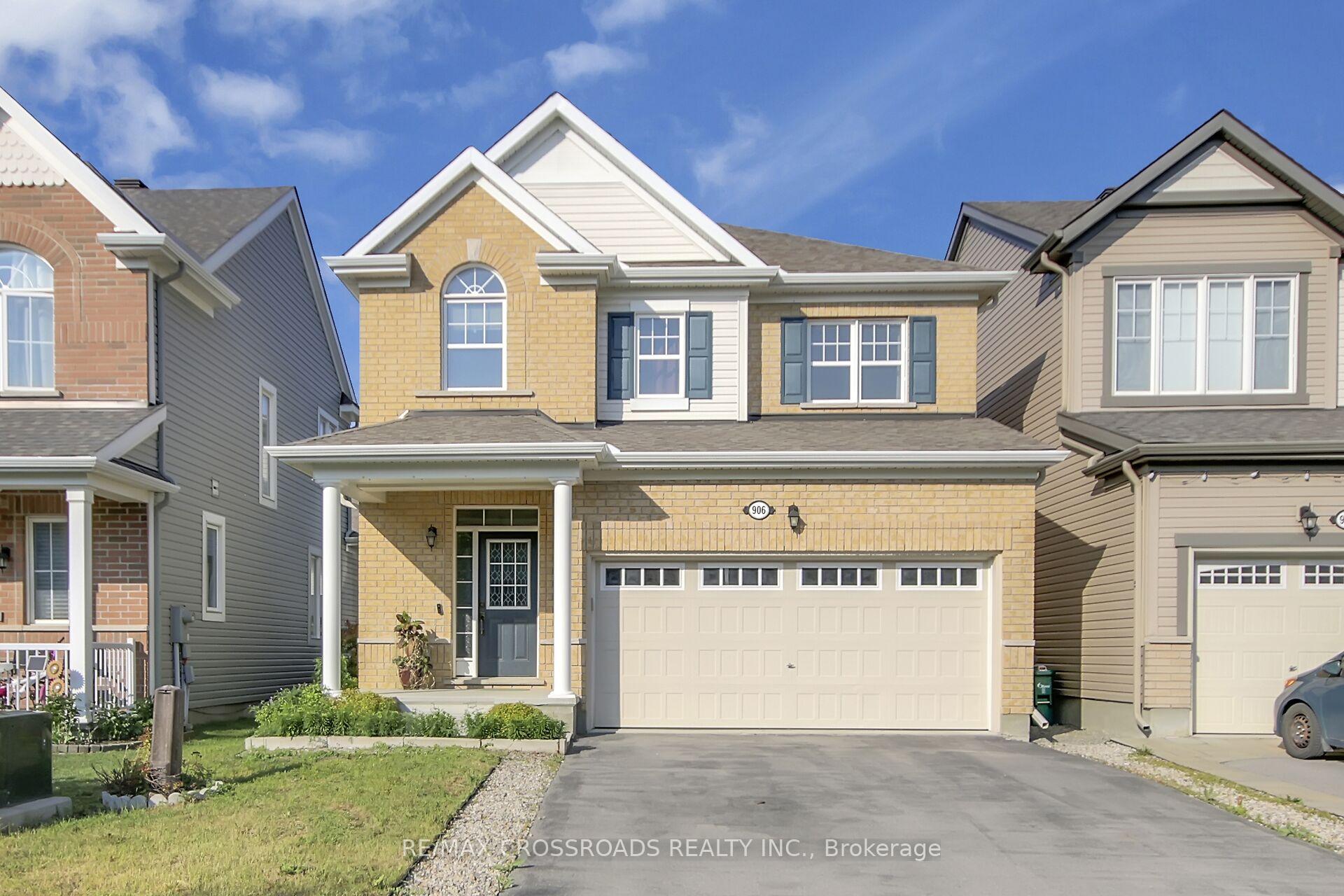 Front of 906 Whimbrel Way