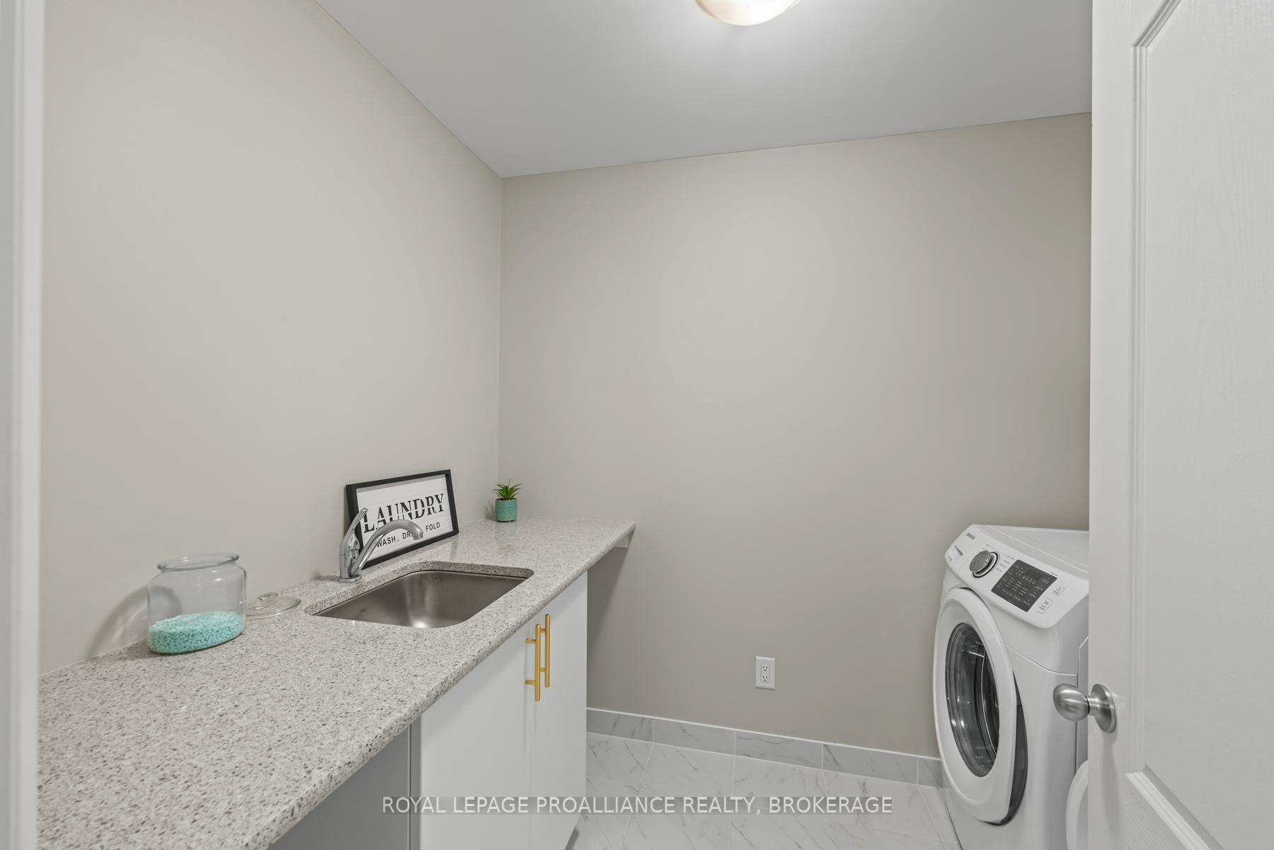 Photo 33 of 1114 Barrow Avenue, Kingston, East Gardiners Rd — HOMEH