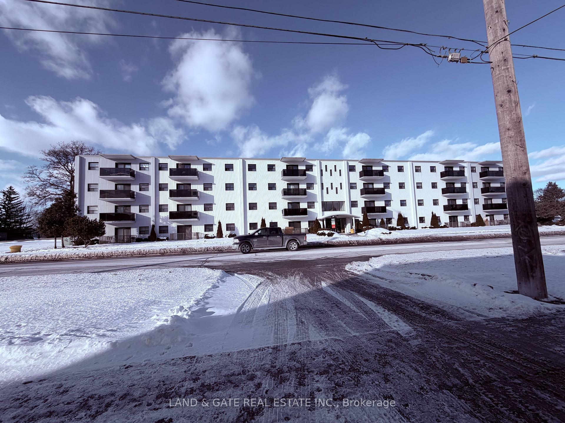 Front of Unit 111, 330 Gibb Street