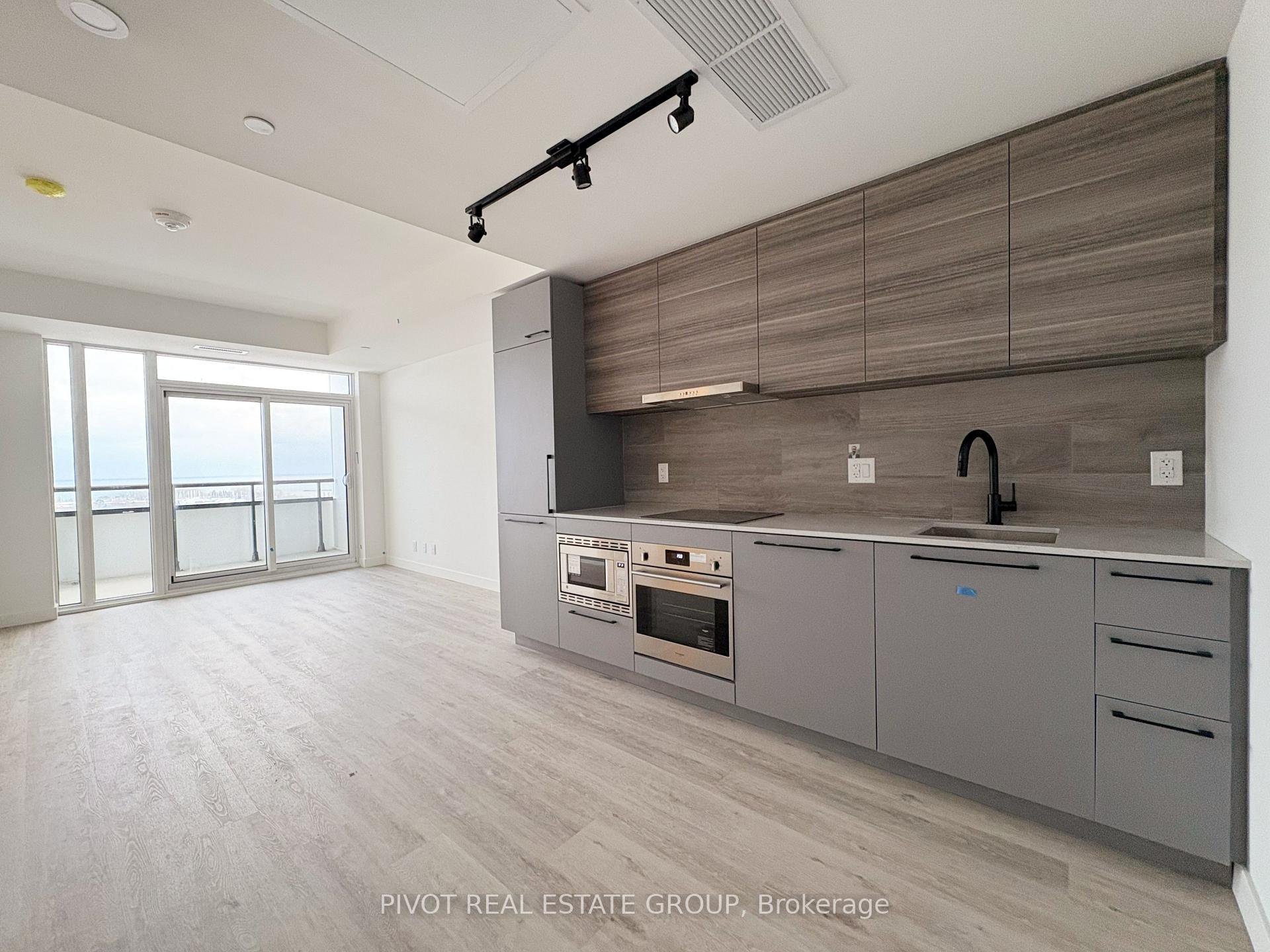 Photo 8 of Unit 1404, 1050 Eastern Avenue, Toronto, The Beaches — HOMEH