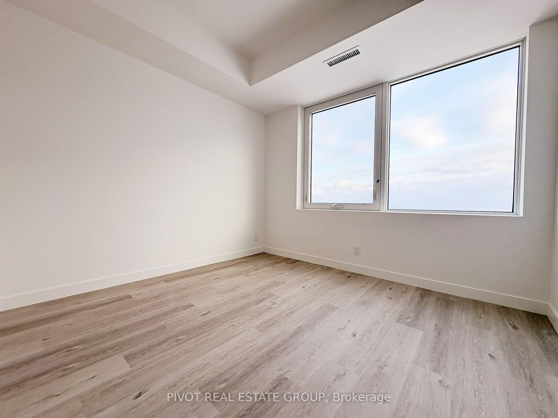 Photo 10 of Unit 1404, 1050 Eastern Avenue, Toronto, The Beaches — HOMEH