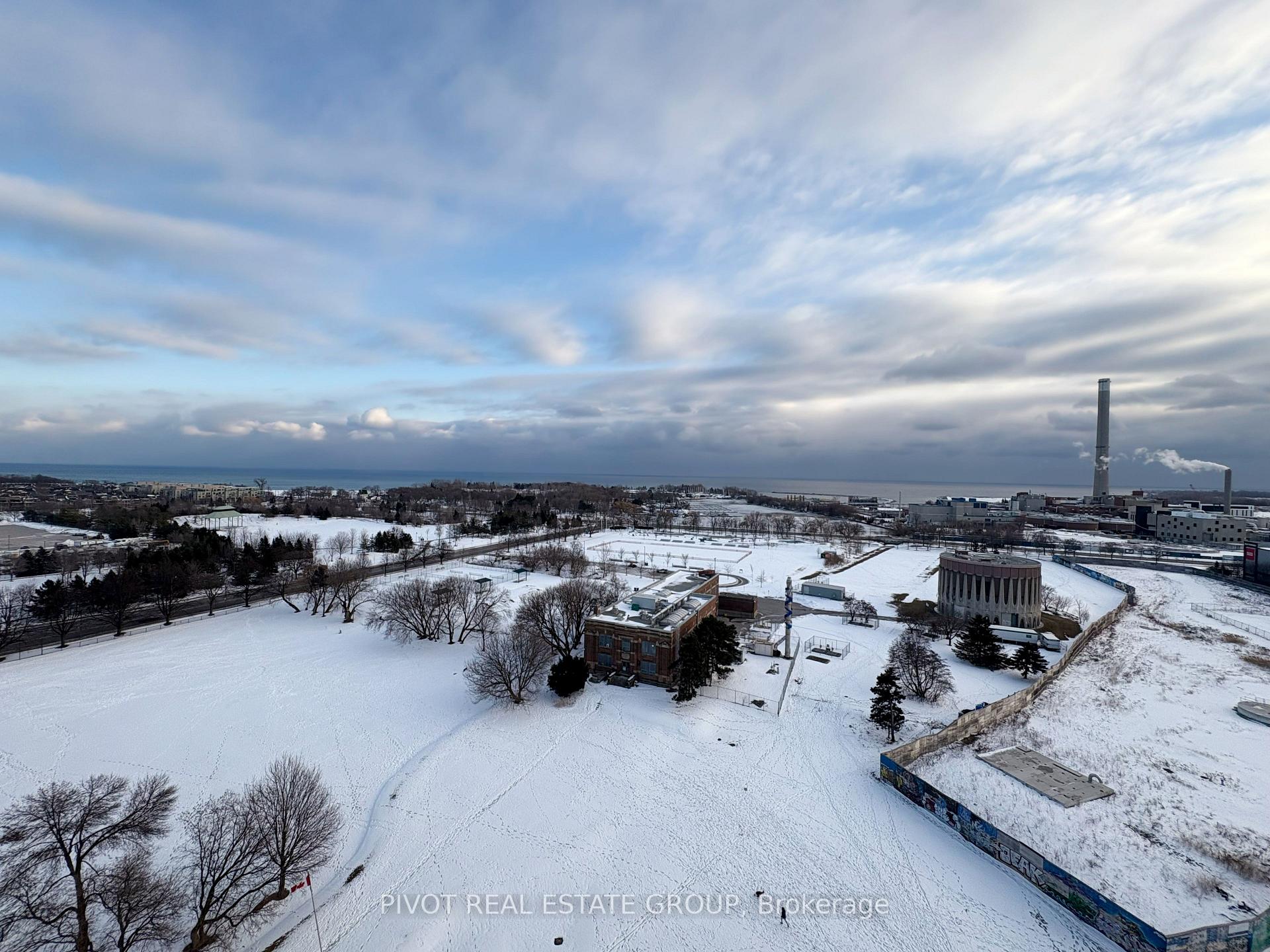 Photo 5 of Unit 1404, 1050 Eastern Avenue, Toronto, The Beaches — HOMEH