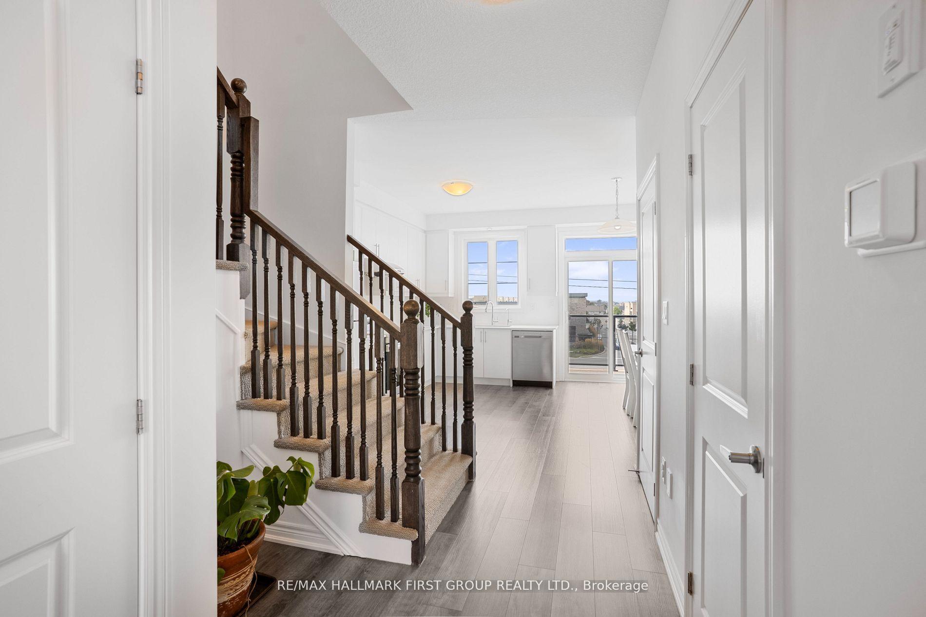 Photo 3 of Unit 28, 120 Court Drive, Brant, Paris — HOMEH