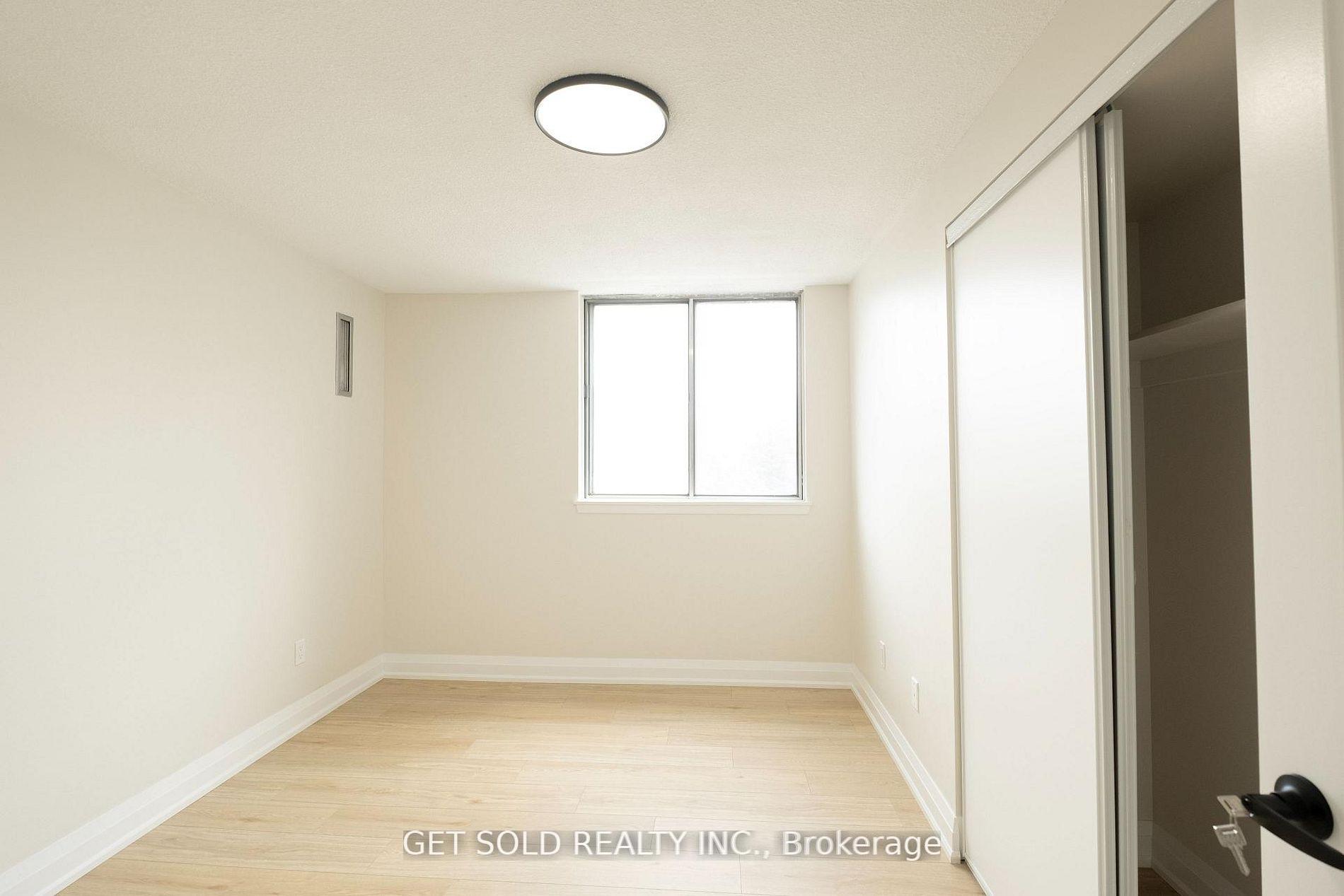 Photo 5 of Unit 405, 120 Dundalk Drive, Scarborough, Dorset Park — HOMEH