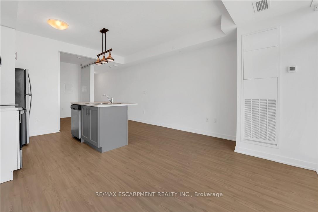 Photo 3 of Unit 319, 450 Dundas Street E, Hamilton, Waterdown — HOMEH