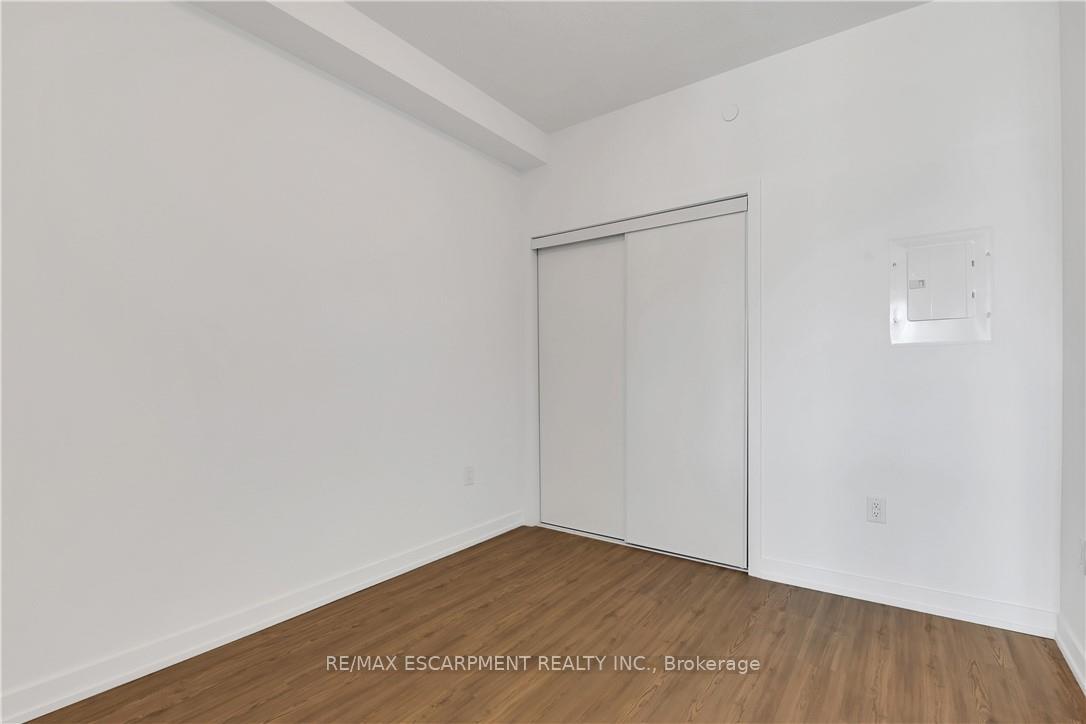 Photo 4 of Unit 319, 450 Dundas Street E, Hamilton, Waterdown — HOMEH