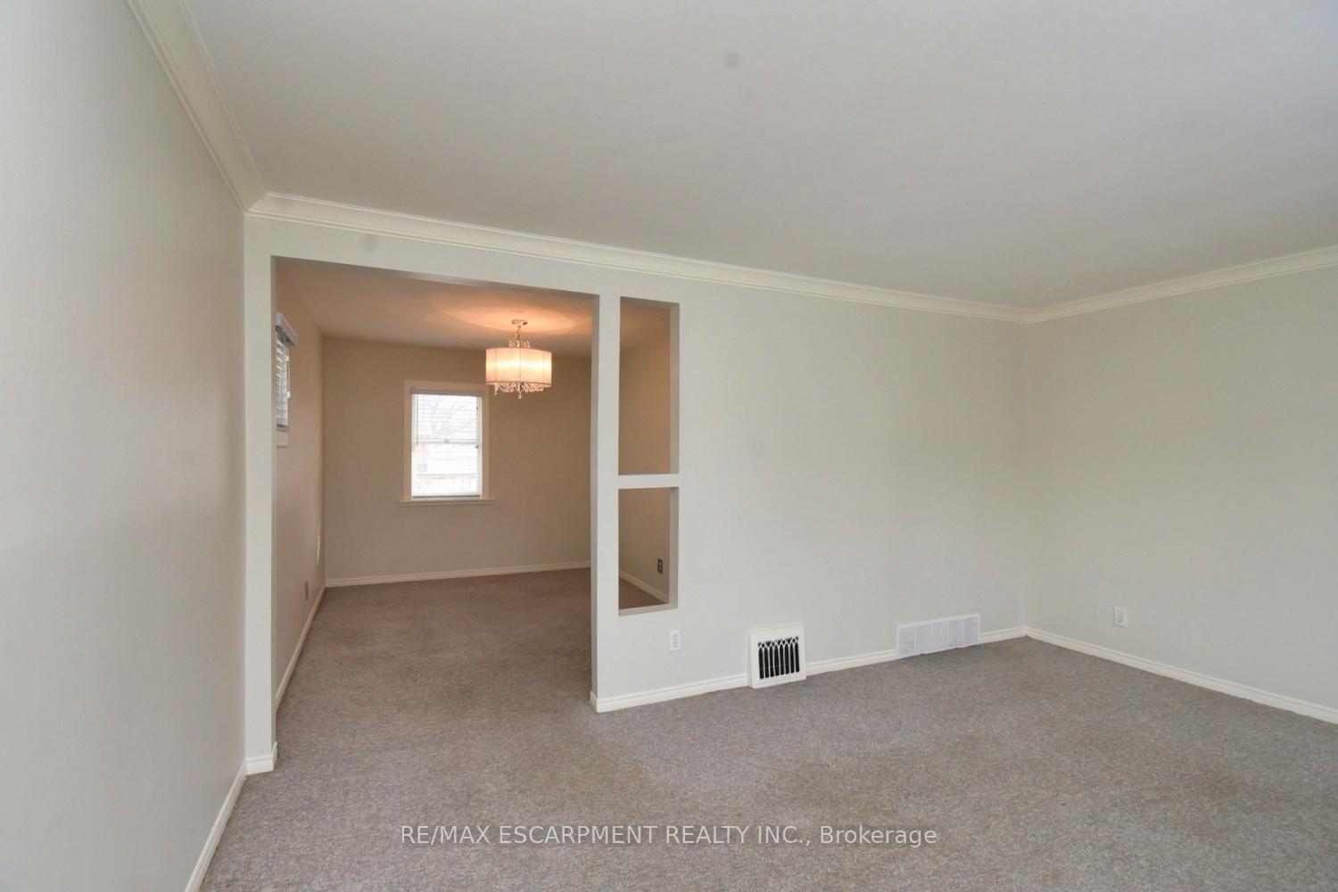 Photo 17 of 180 Adair Avenue N, Hamilton, McQuesten — HOMEH