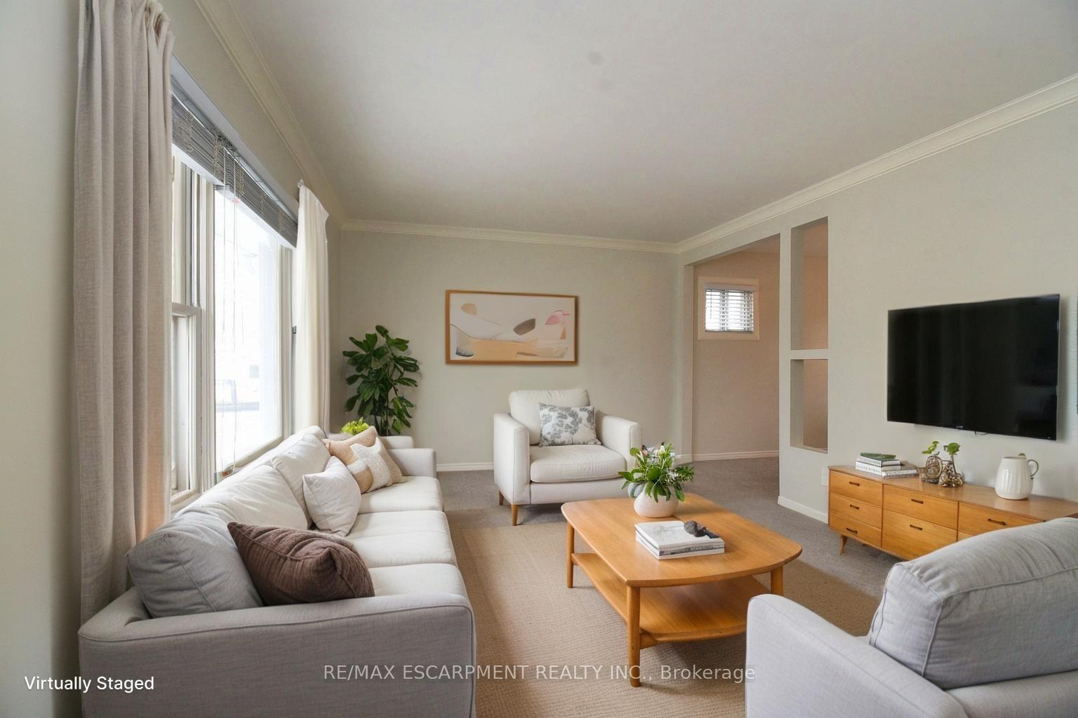 Photo 3 of 180 Adair Avenue N, Hamilton, McQuesten — HOMEH