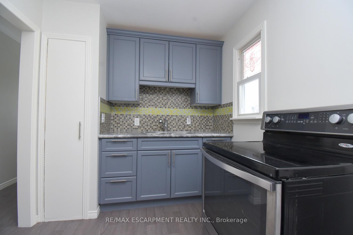 Photo 9 of 180 Adair Avenue N, Hamilton, McQuesten — HOMEH