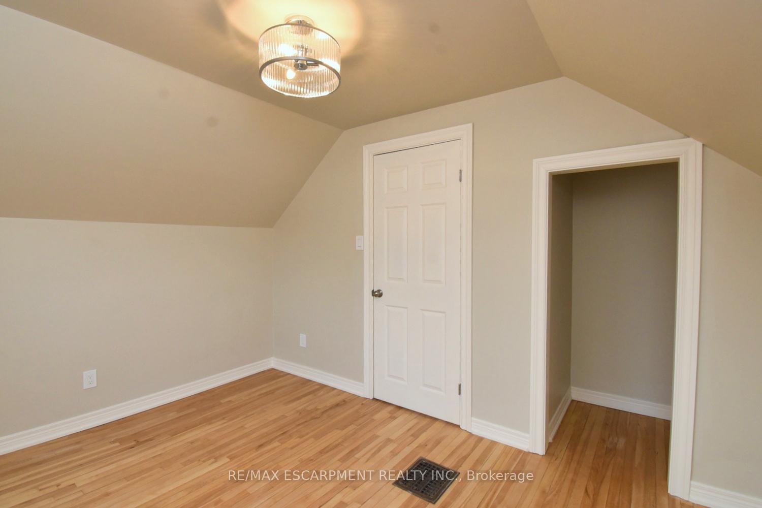 Photo 28 of 180 Adair Avenue N, Hamilton, McQuesten — HOMEH