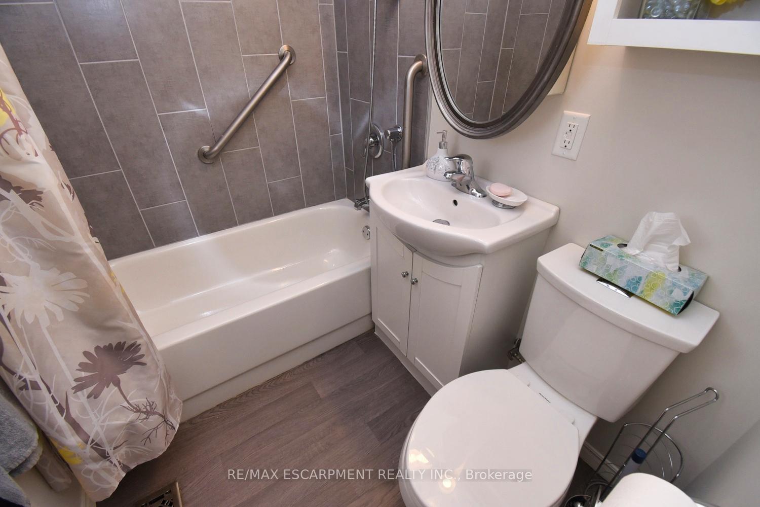 Photo 37 of 180 Adair Avenue N, Hamilton, McQuesten — HOMEH