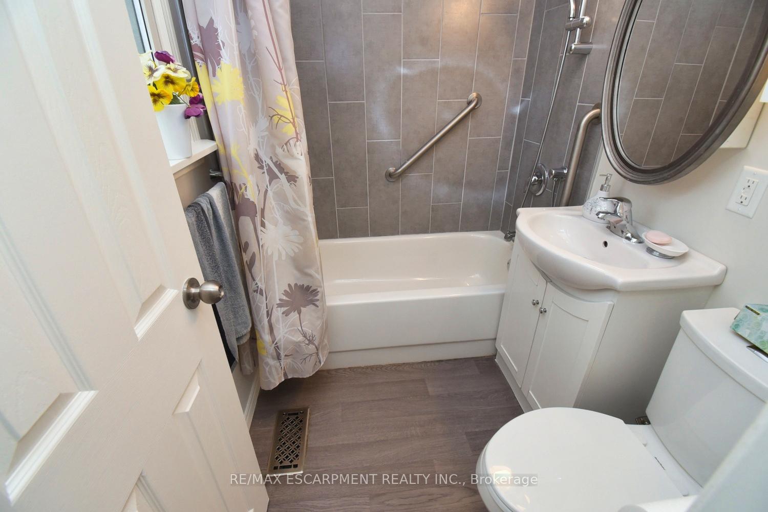 Photo 24 of 180 Adair Avenue N, Hamilton, McQuesten — HOMEH