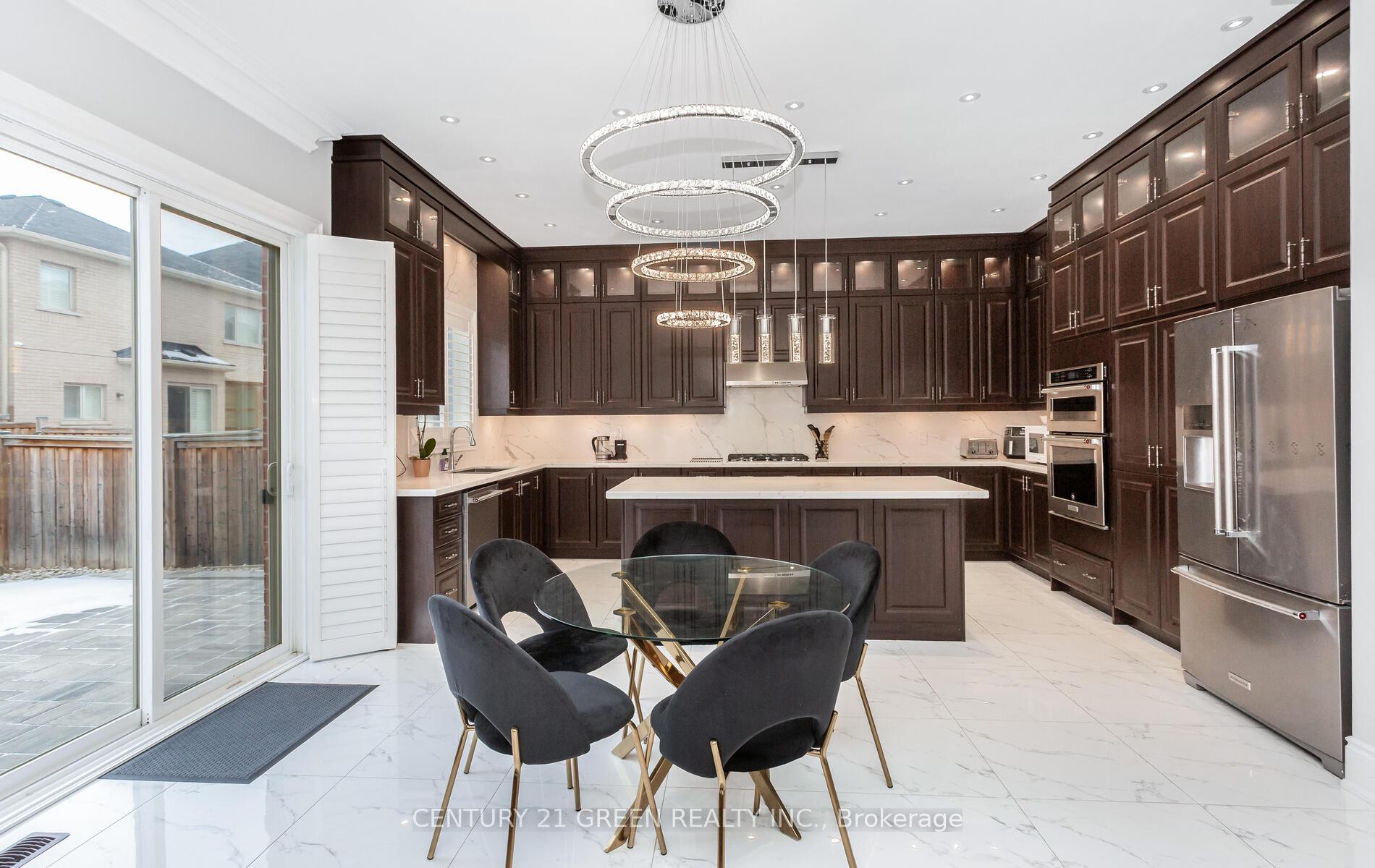 Photo 12 of Unit Main & 2nd, 171 Belmore Court, Milton, Ford — HOMEH