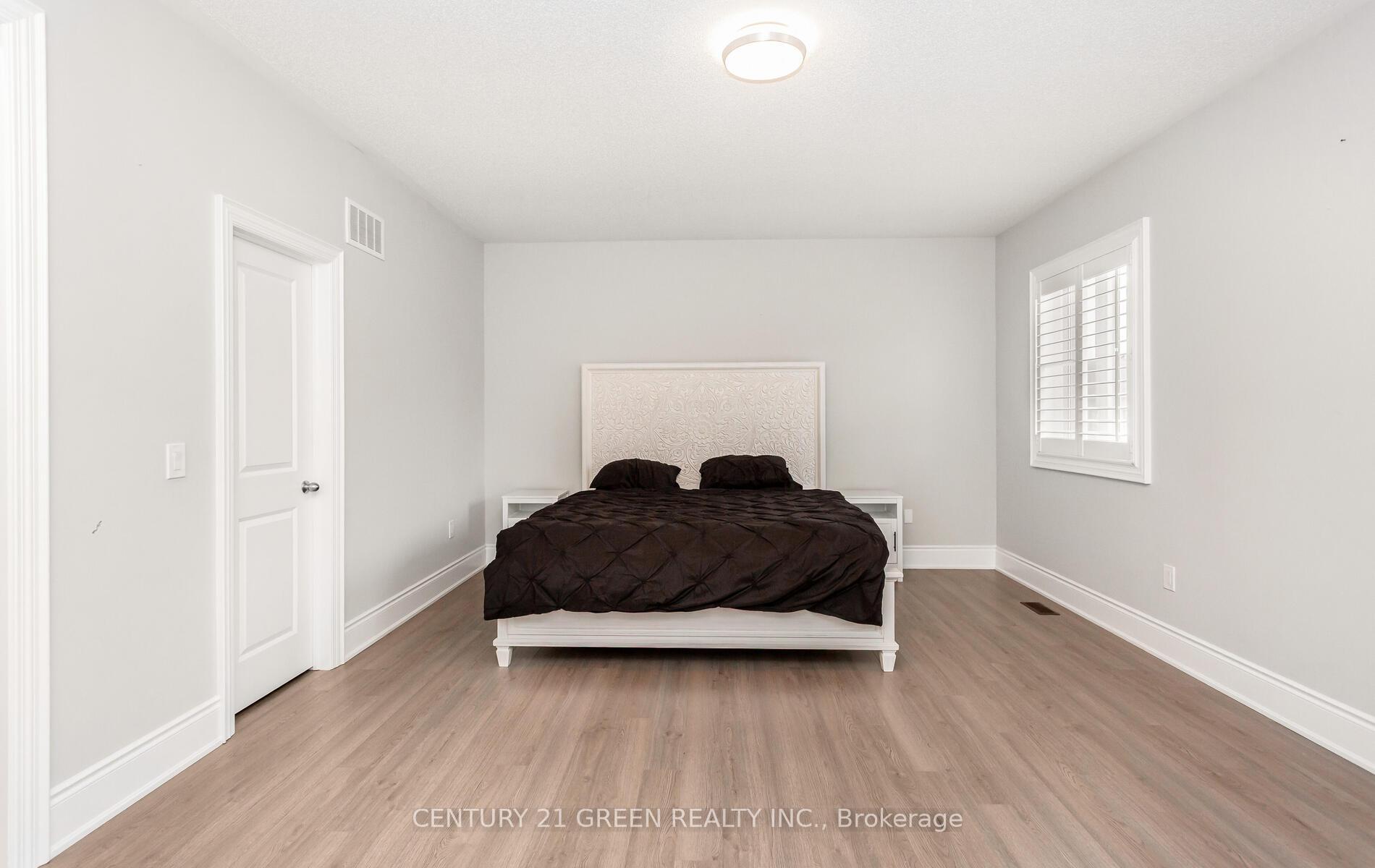 Photo 14 of Unit Main & 2nd, 171 Belmore Court, Milton, Ford — HOMEH