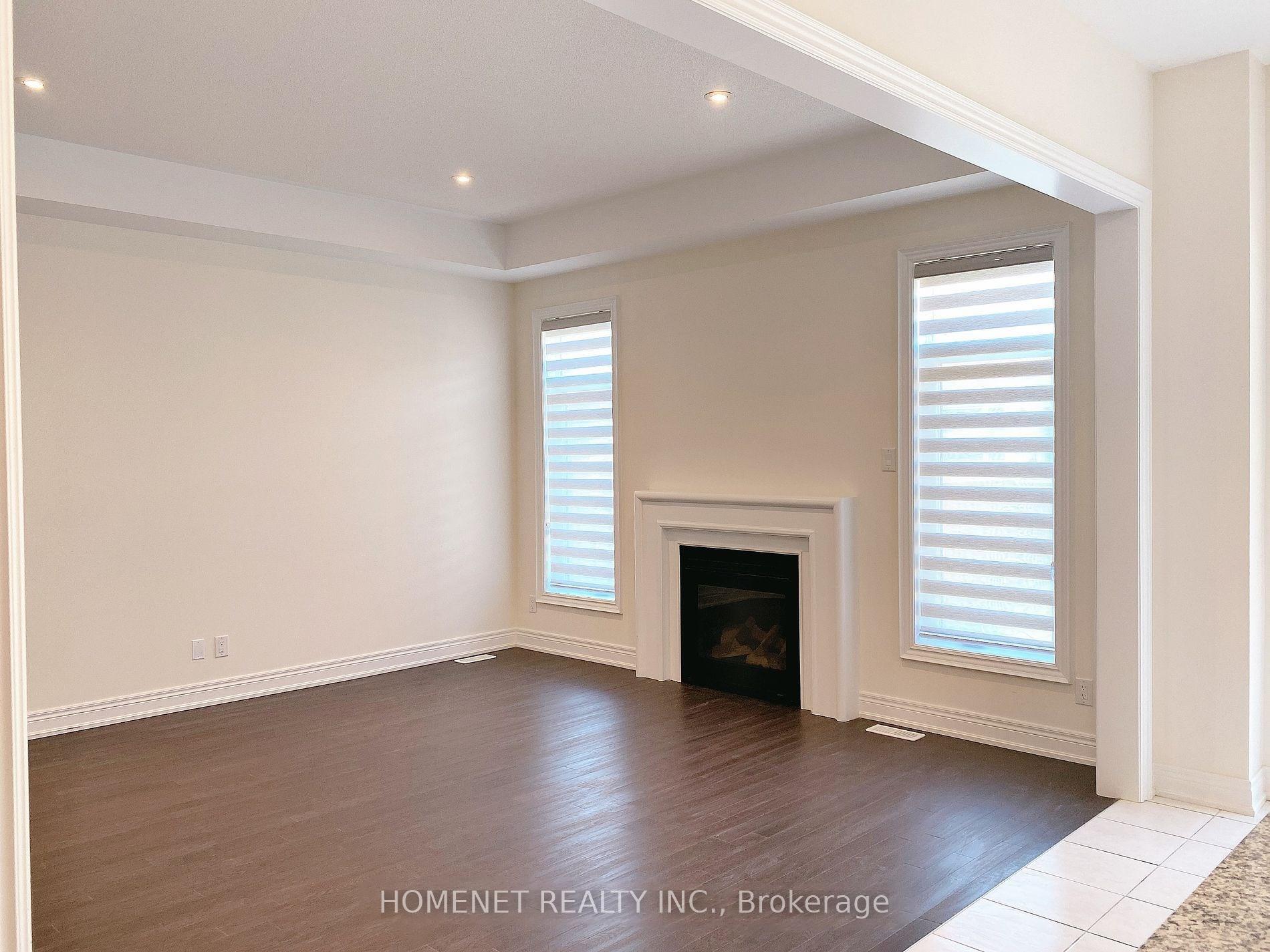 Photo 2 of 63 Blenheim Circle, Whitby, Williamsburg — HOMEH