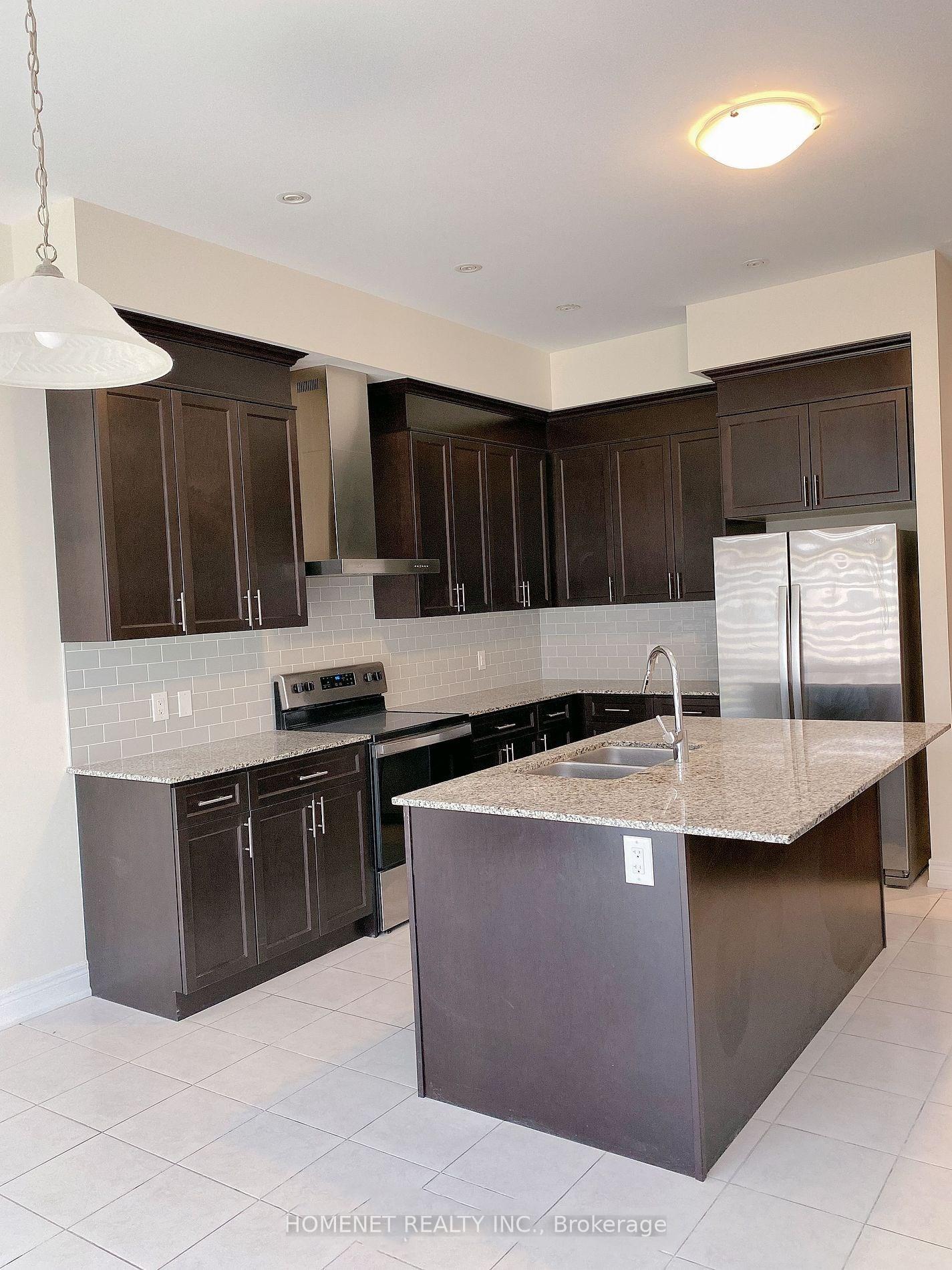 Photo 3 of 63 Blenheim Circle, Whitby, Williamsburg — HOMEH