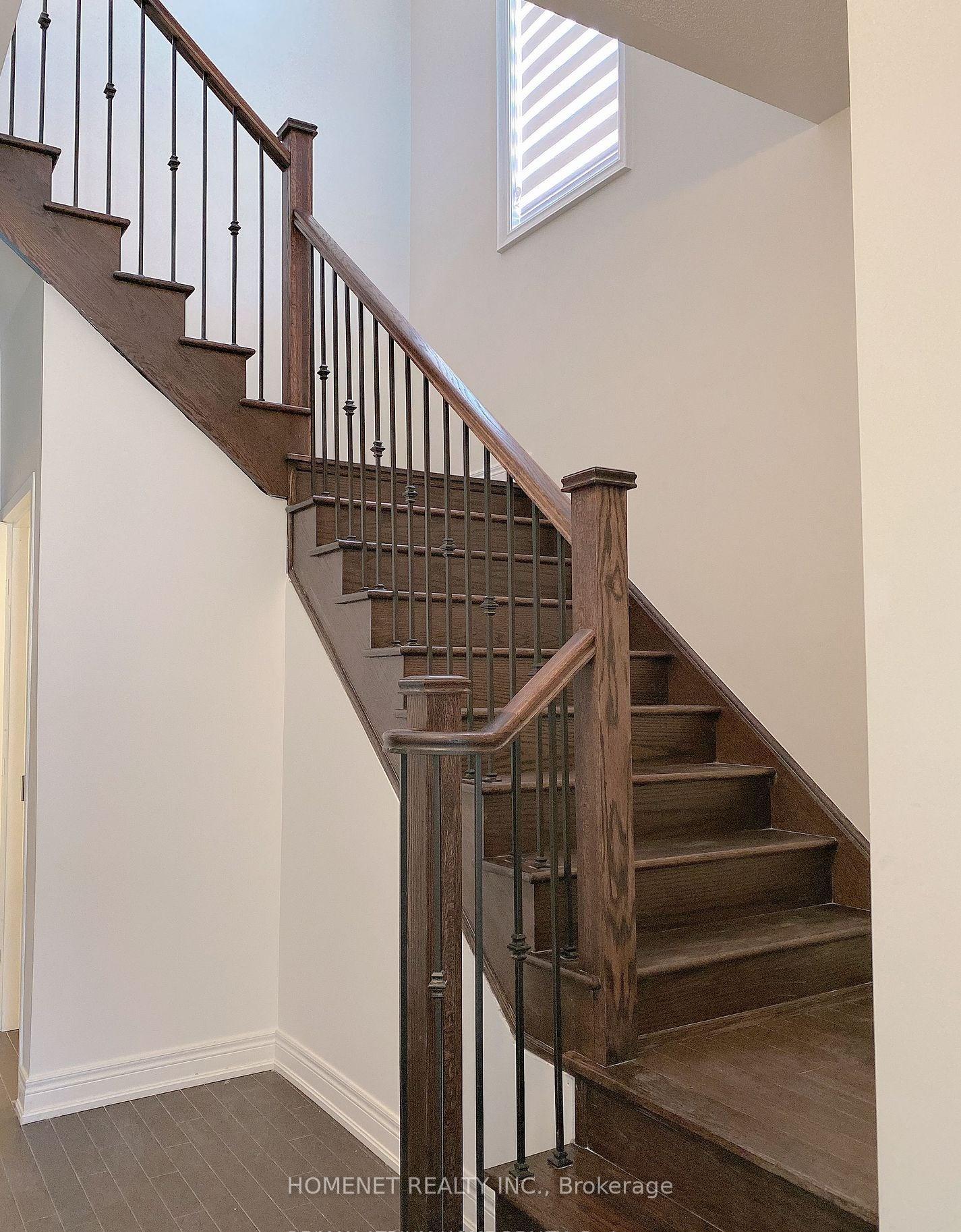 Photo 4 of 63 Blenheim Circle, Whitby, Williamsburg — HOMEH