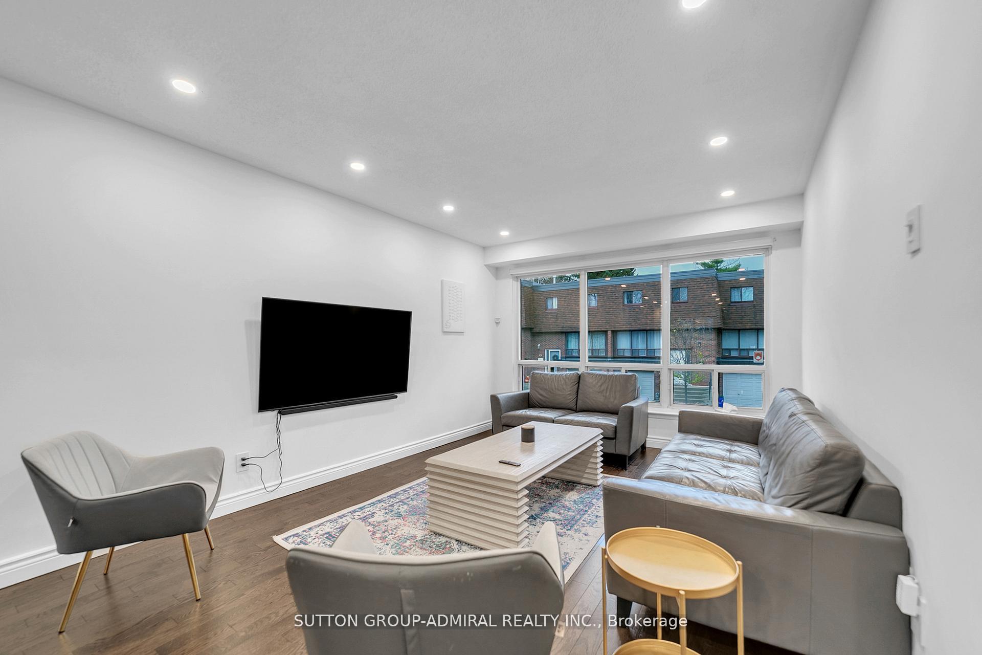 Photo 5 of 40 Stately Way, Markham, Royal Orchard — HOMEH
